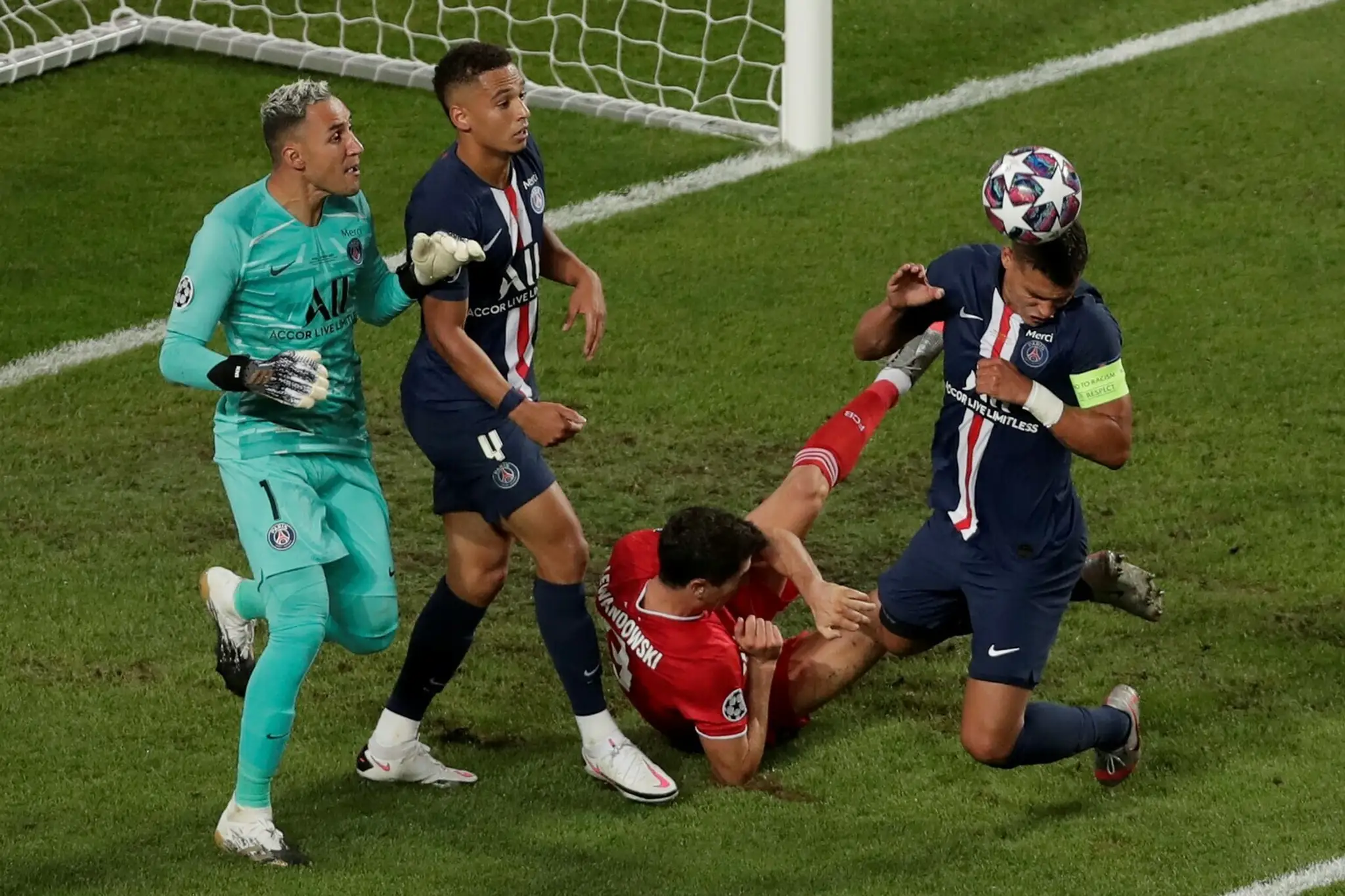 Kingsley Coman ďakuje Pánu Bohu