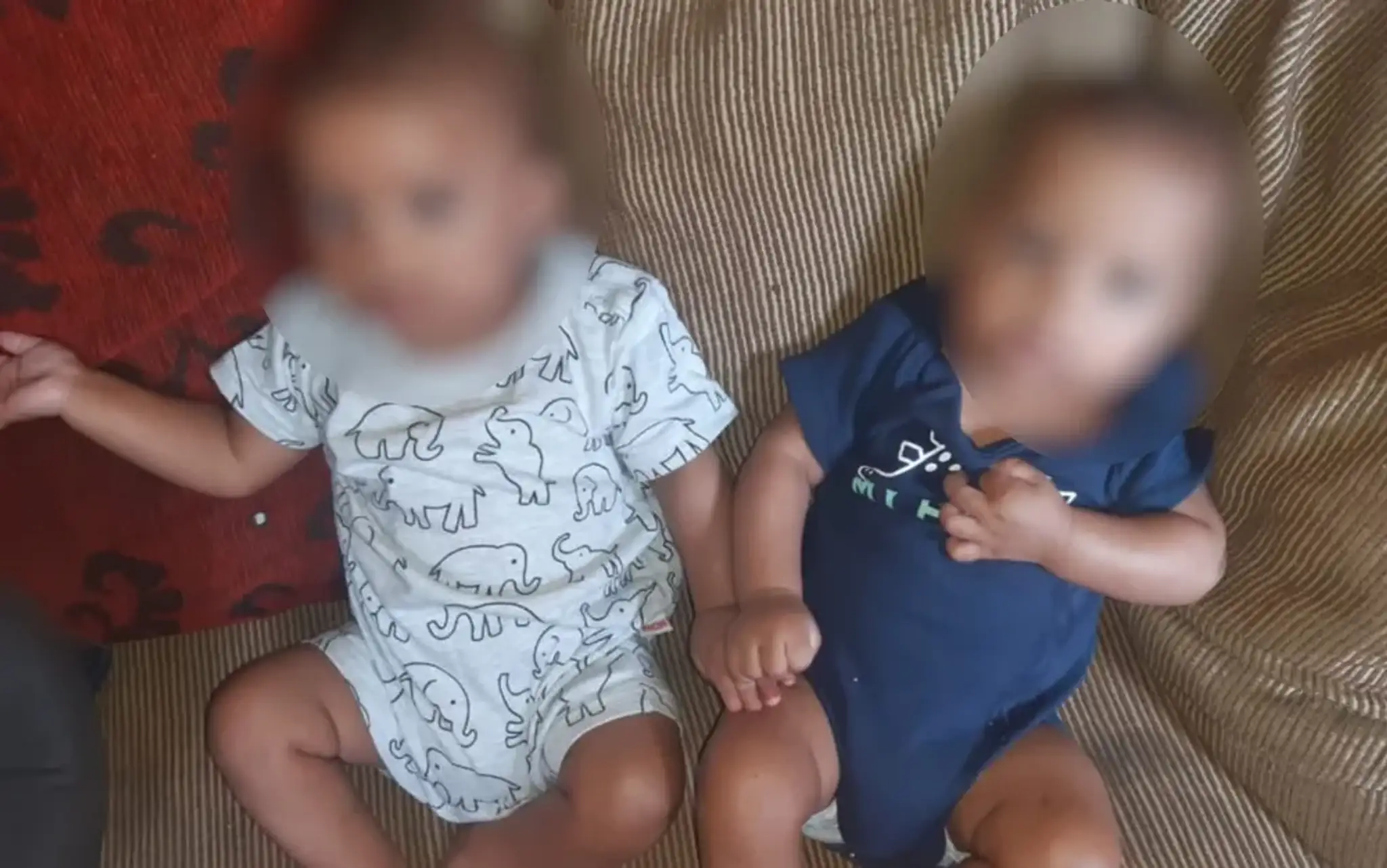 Dvojčatá majú dvoch rôznych otcov.