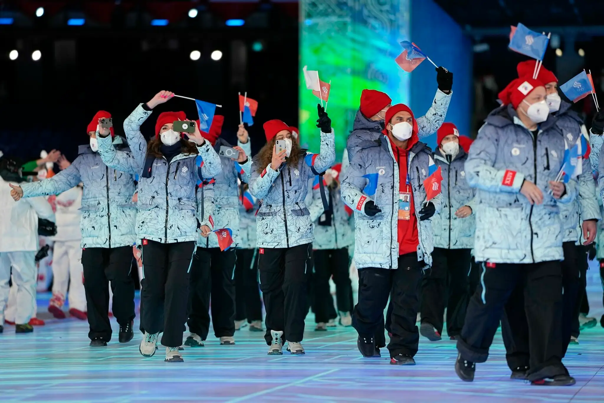 Športovci Ruského olympijského výboru na otváracom ceremoniáli ZOH 2022.
