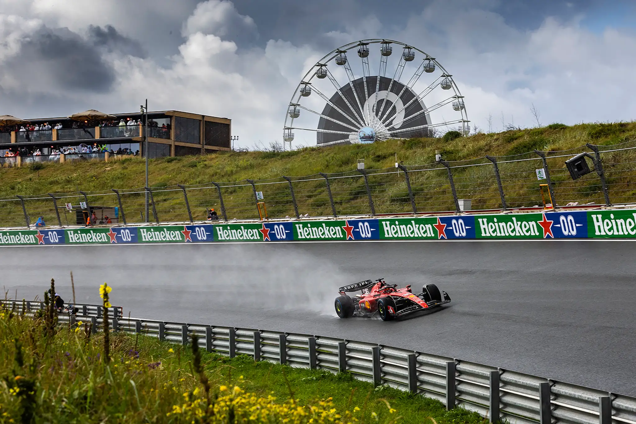 Charles Leclerc vo svojom monoposte.