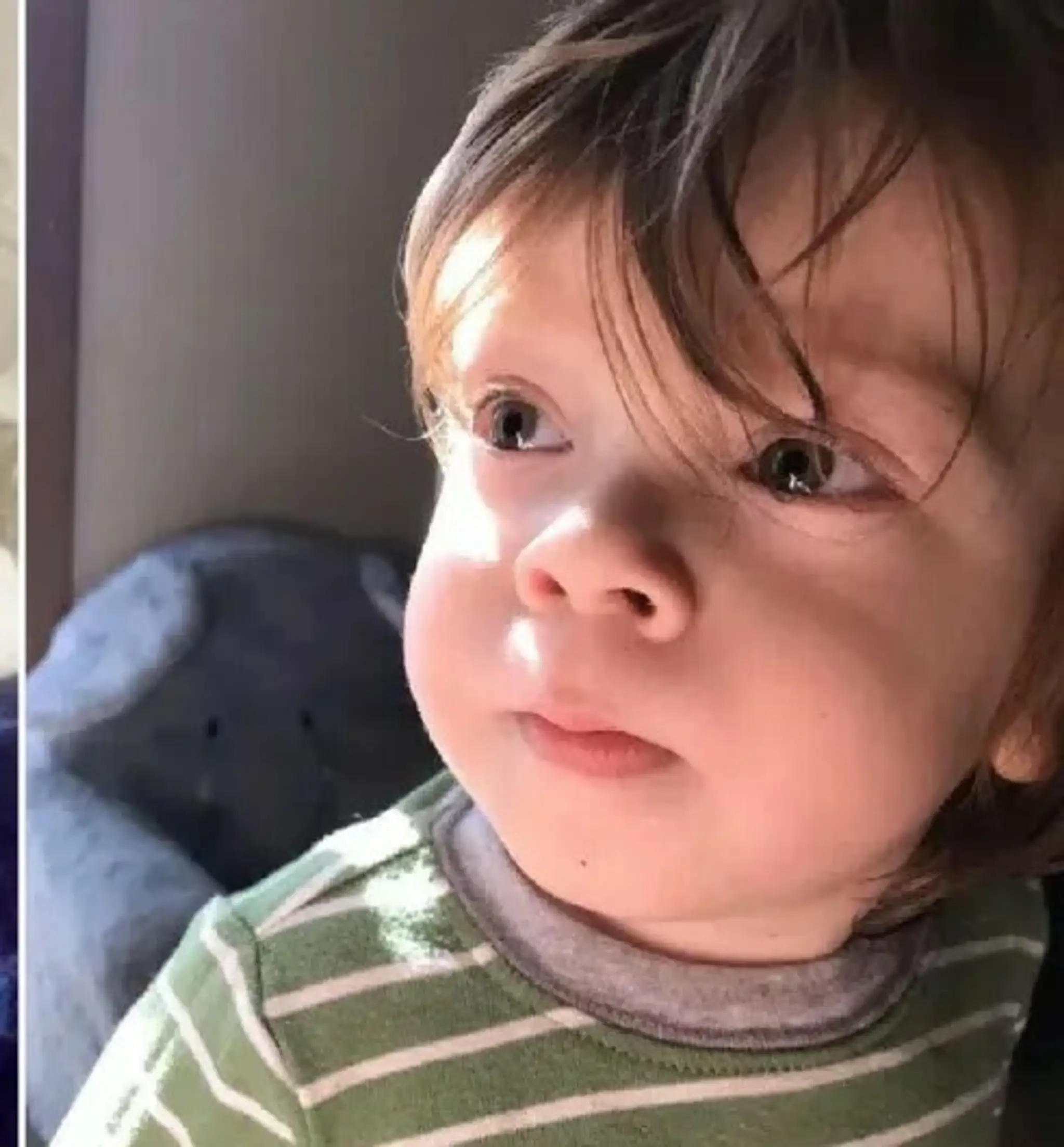 Video matky, ktorá počas pandémie učila deti doma, sa stalo virálnym