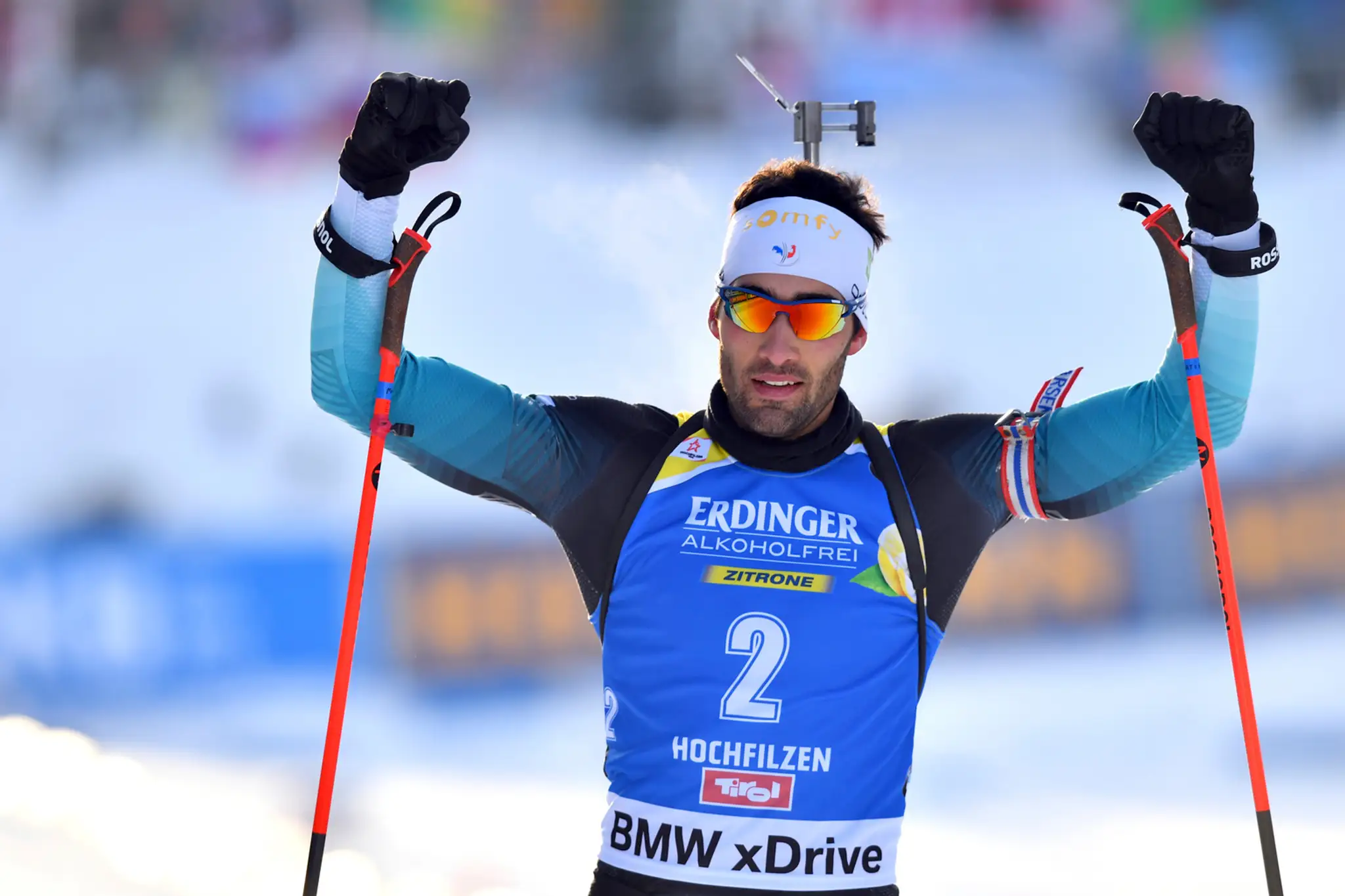 Biatlonista Martin Fourcade sa teší z triumfu v stíhačke v Hochfilzene.