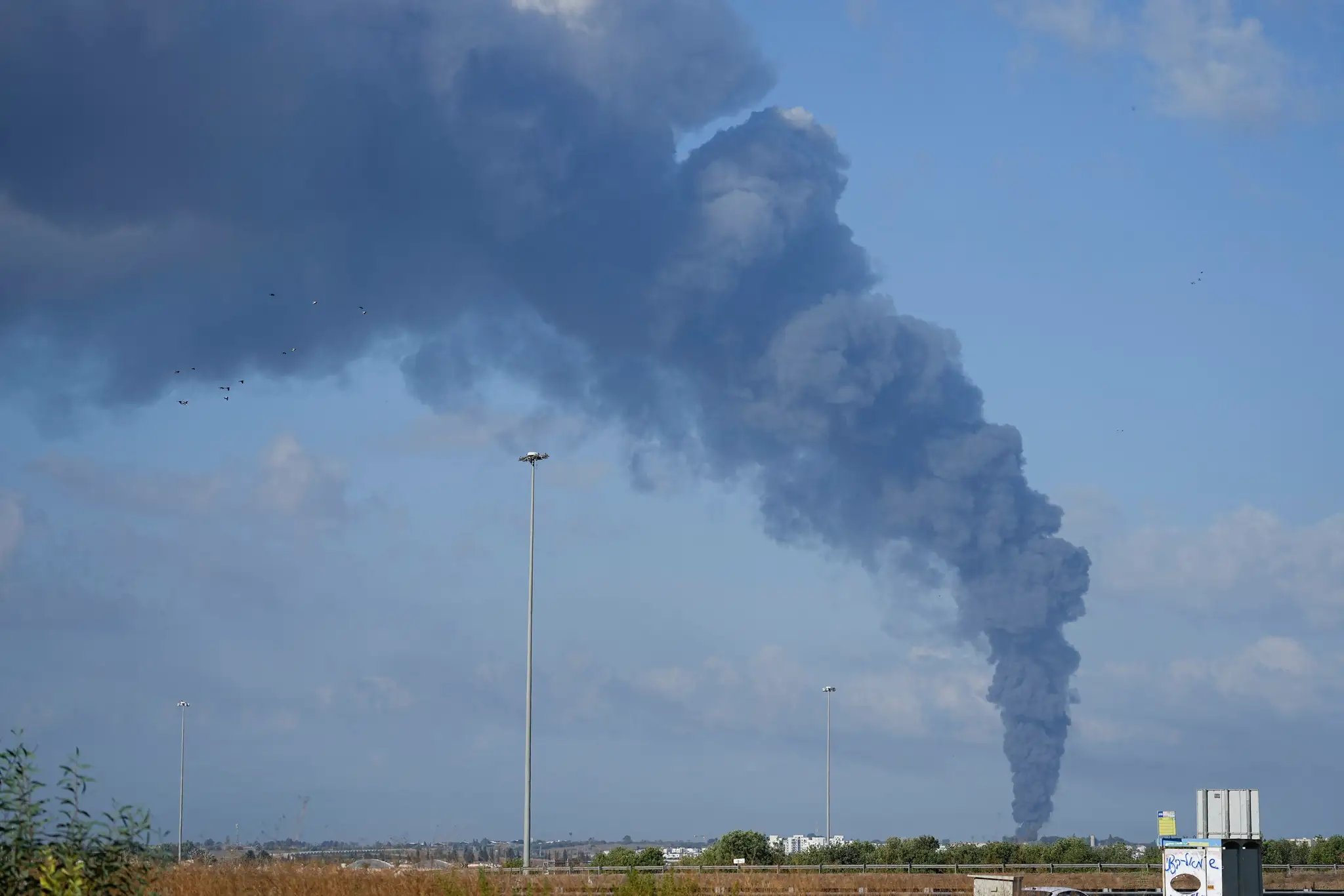 Hamas útočí na Izrael.