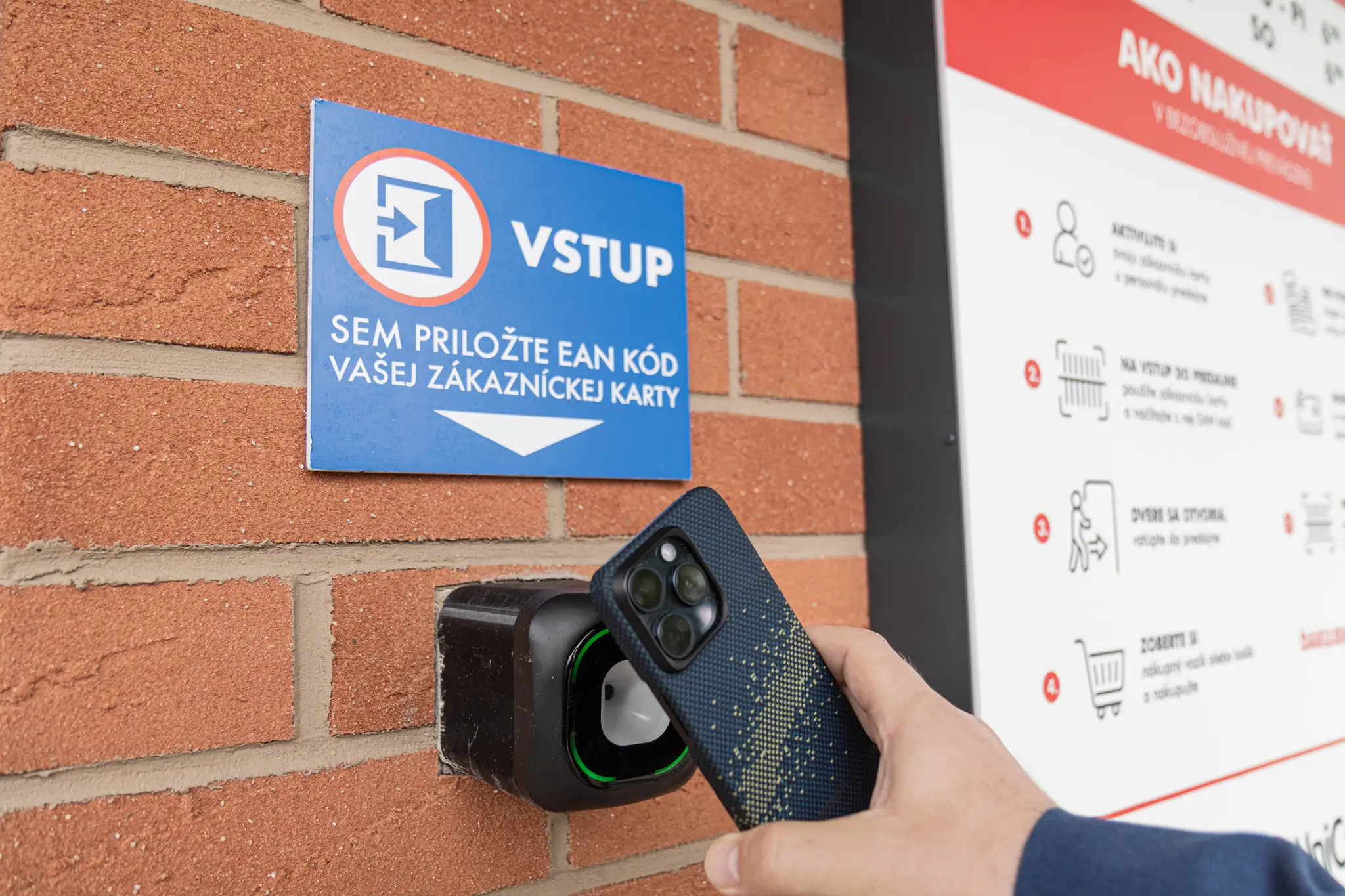 Skener na otvorenie dverí pri vchode