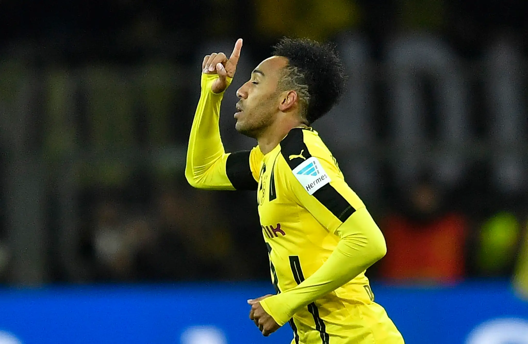 Futbalista Borussie Dortmund Pierre-Emerick Aubameyang po víťaznom góle