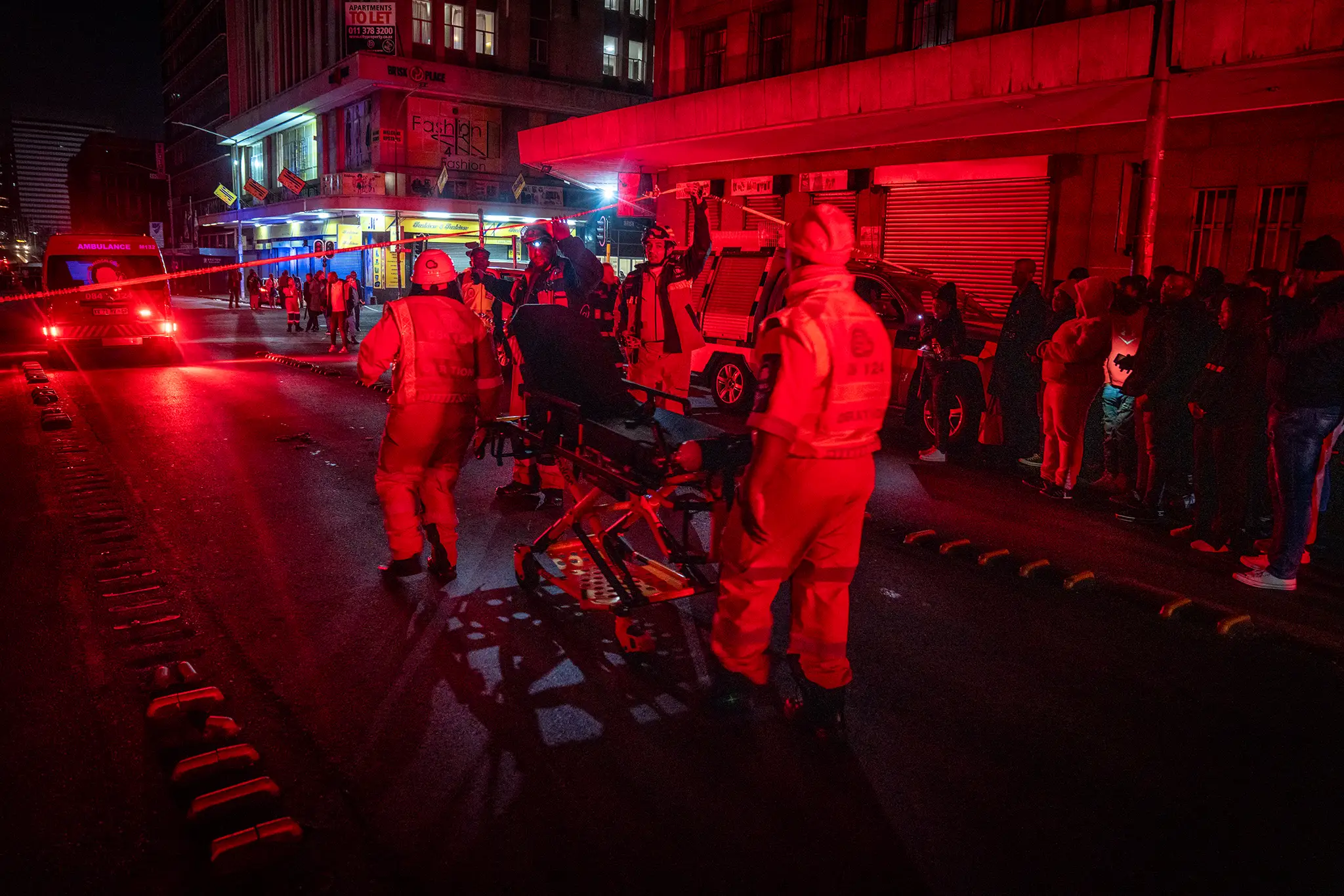 Záchranné zložky zasahujú po výbuchu plynu v centre Johannesburgu.