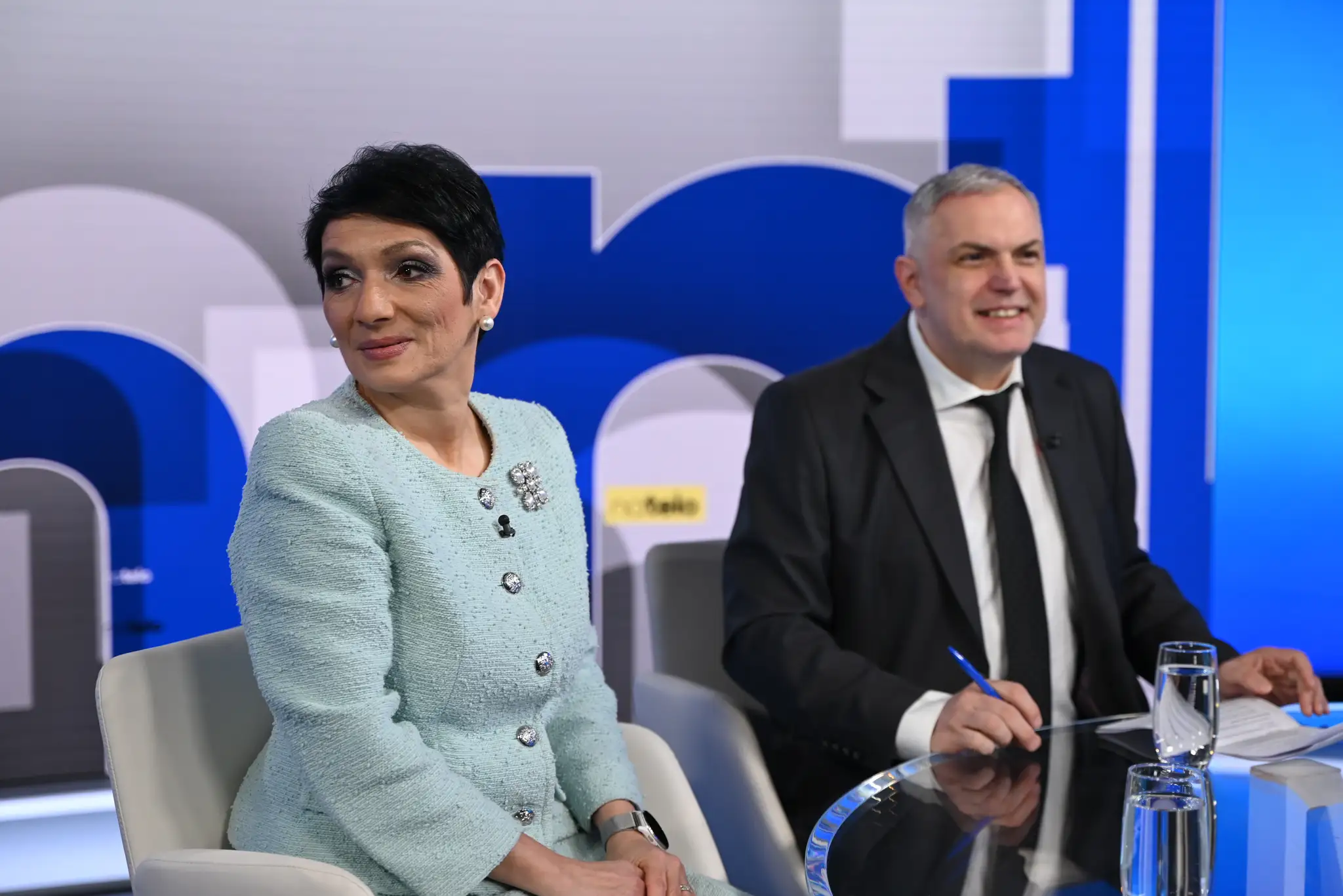 Hosťami relácie Na telo boli Roman Michelko z SNS a Irena Bihariová z PS
