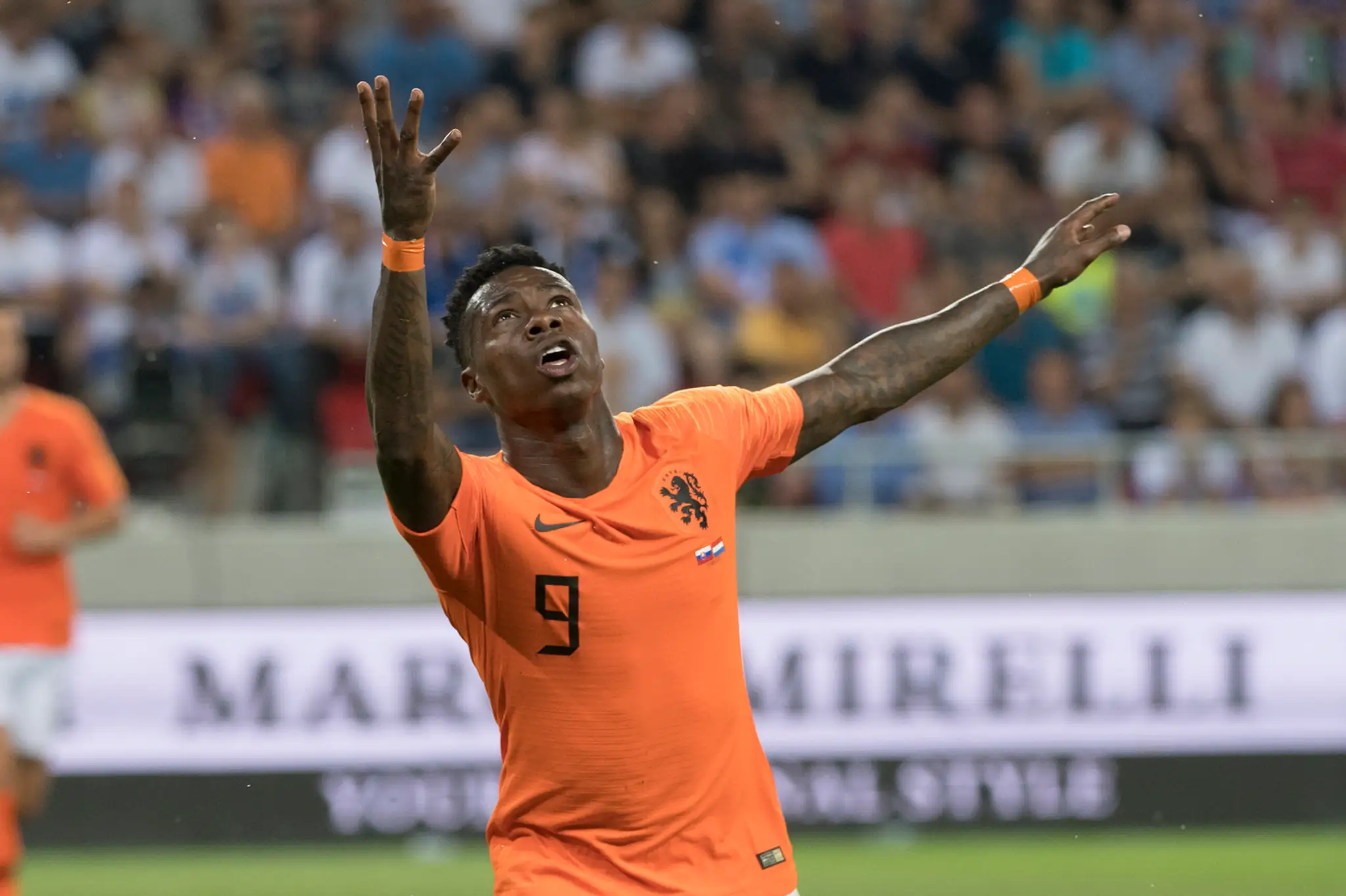 Strelec vyrovnávajúceho gólu Holandska Quincy Promes v príprave proti Slovensku.