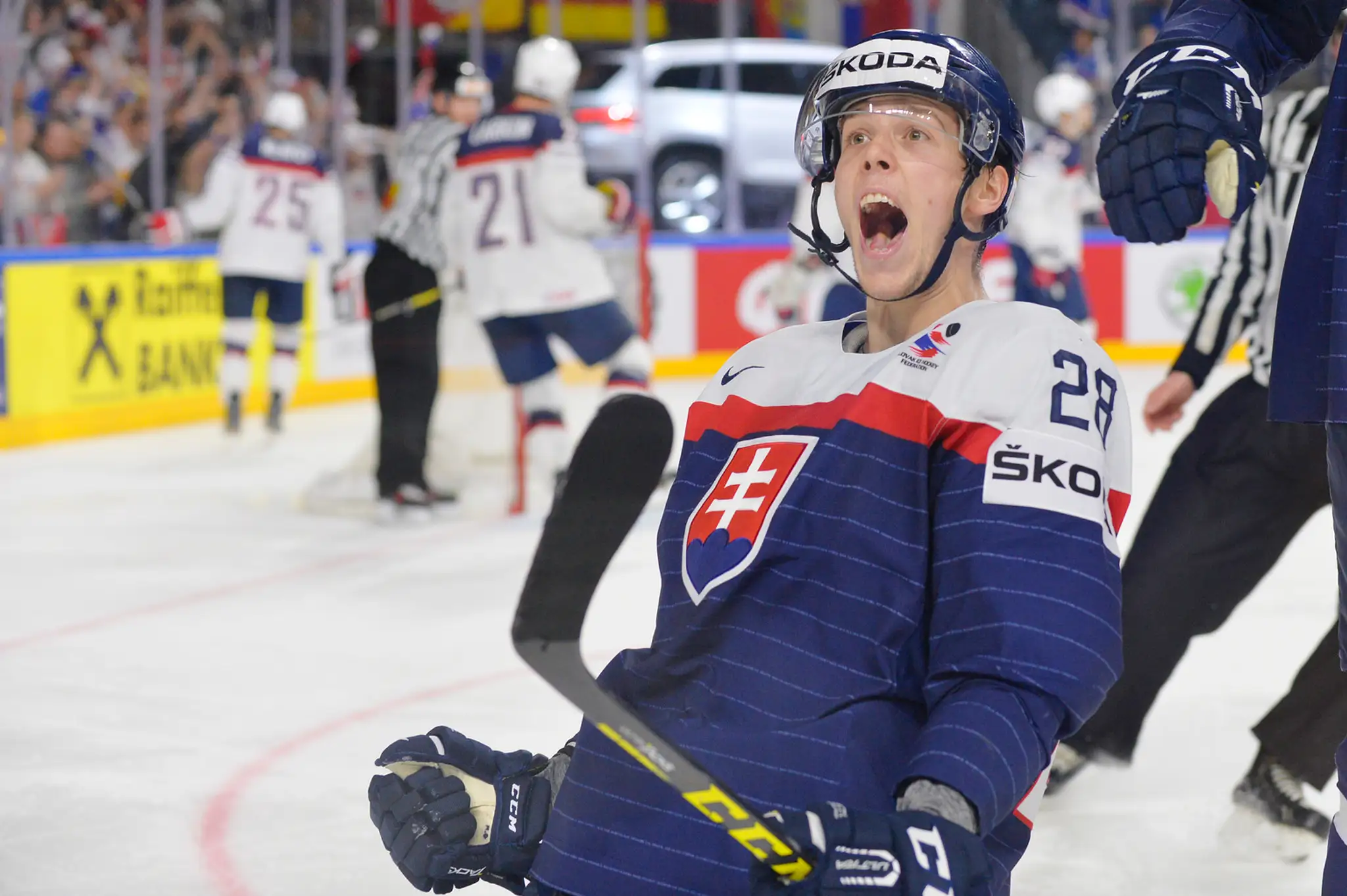 Na snímke Martin Gernát (Slovensko) sa teší po strelení gólu na 1:2.