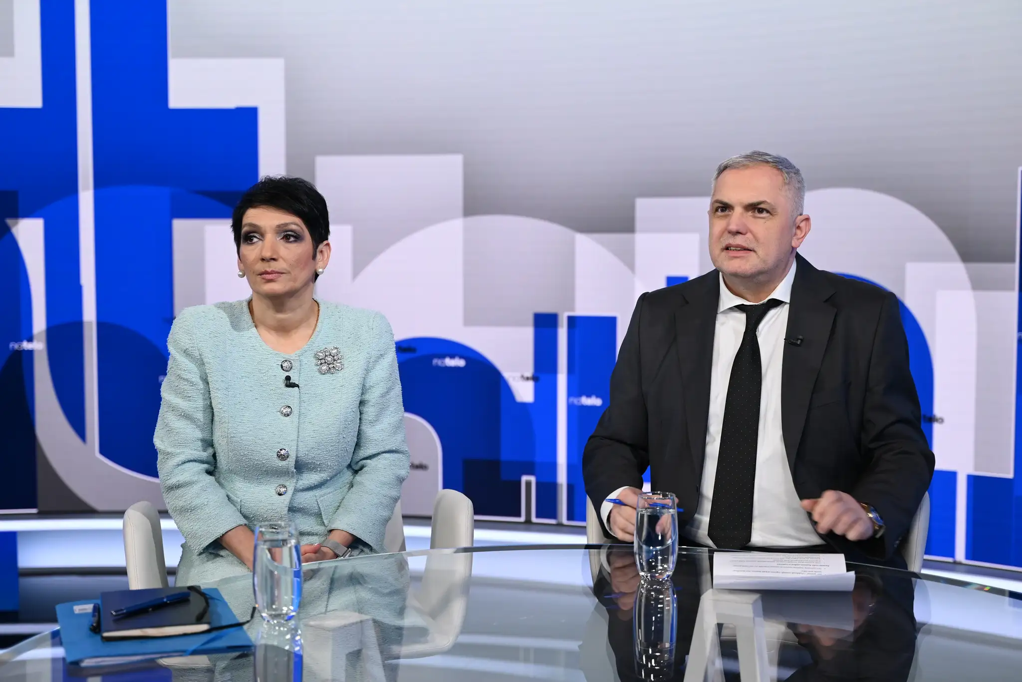 Hosťami relácie Na telo boli Roman Michelko z SNS a Irena Bihariová z PS