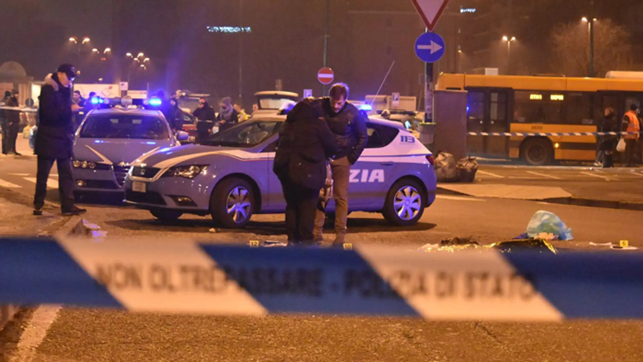 Námestie 1. mája v meste Sesto San Giovanni pri Miláne, kde zastrelili útočníka z berlínskych trhov Anisa Amriho.