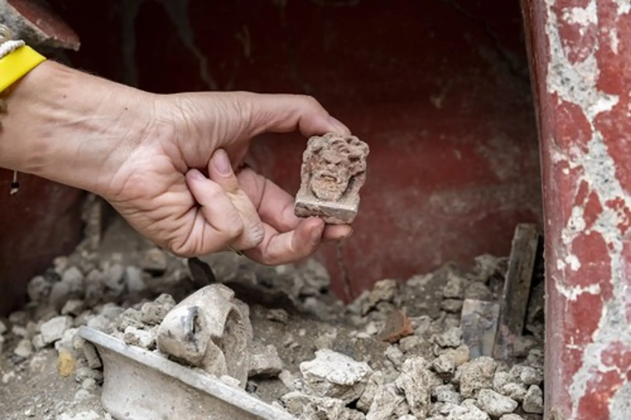 Archeológovia v Pompejach objavili malý domček s erotickými freskami.