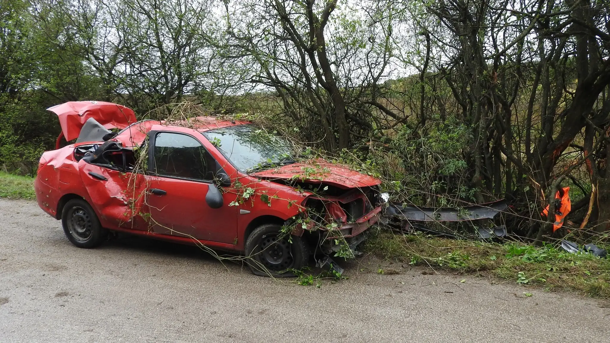 Auto po nehode ostalo na šrot.