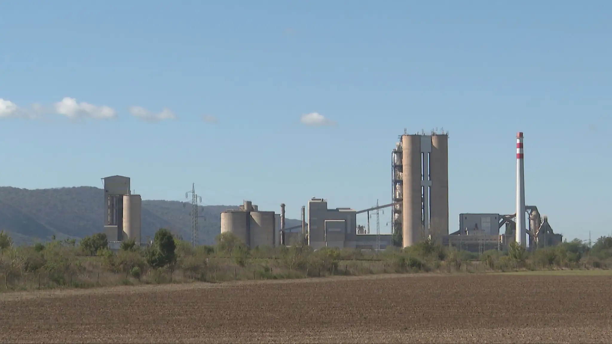 Cementáreň Turňa nad Bodvou.