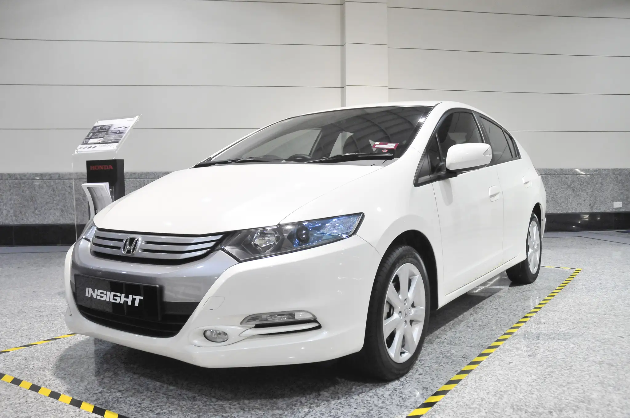 Honda Insight.