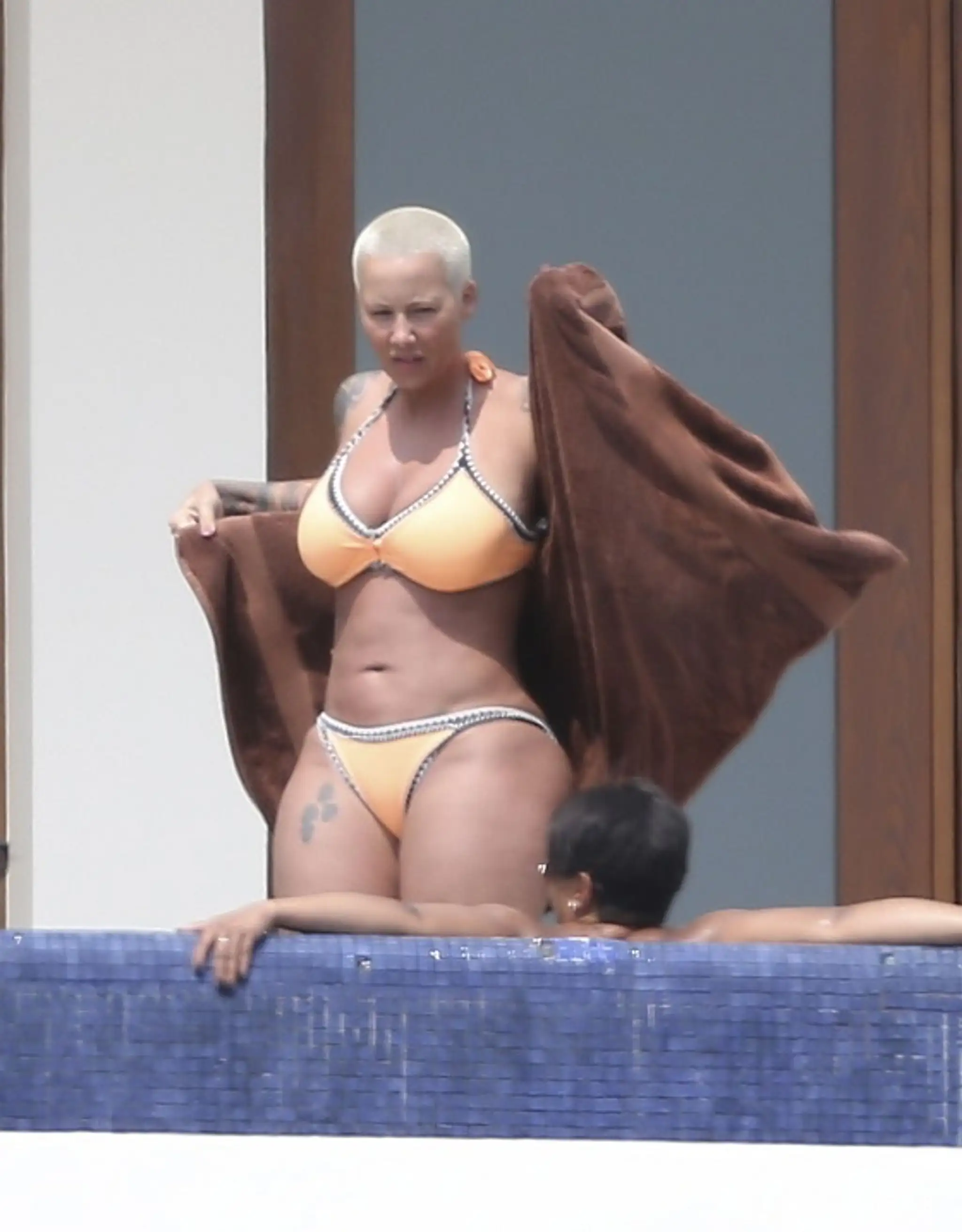 Amber Rose v plavkách