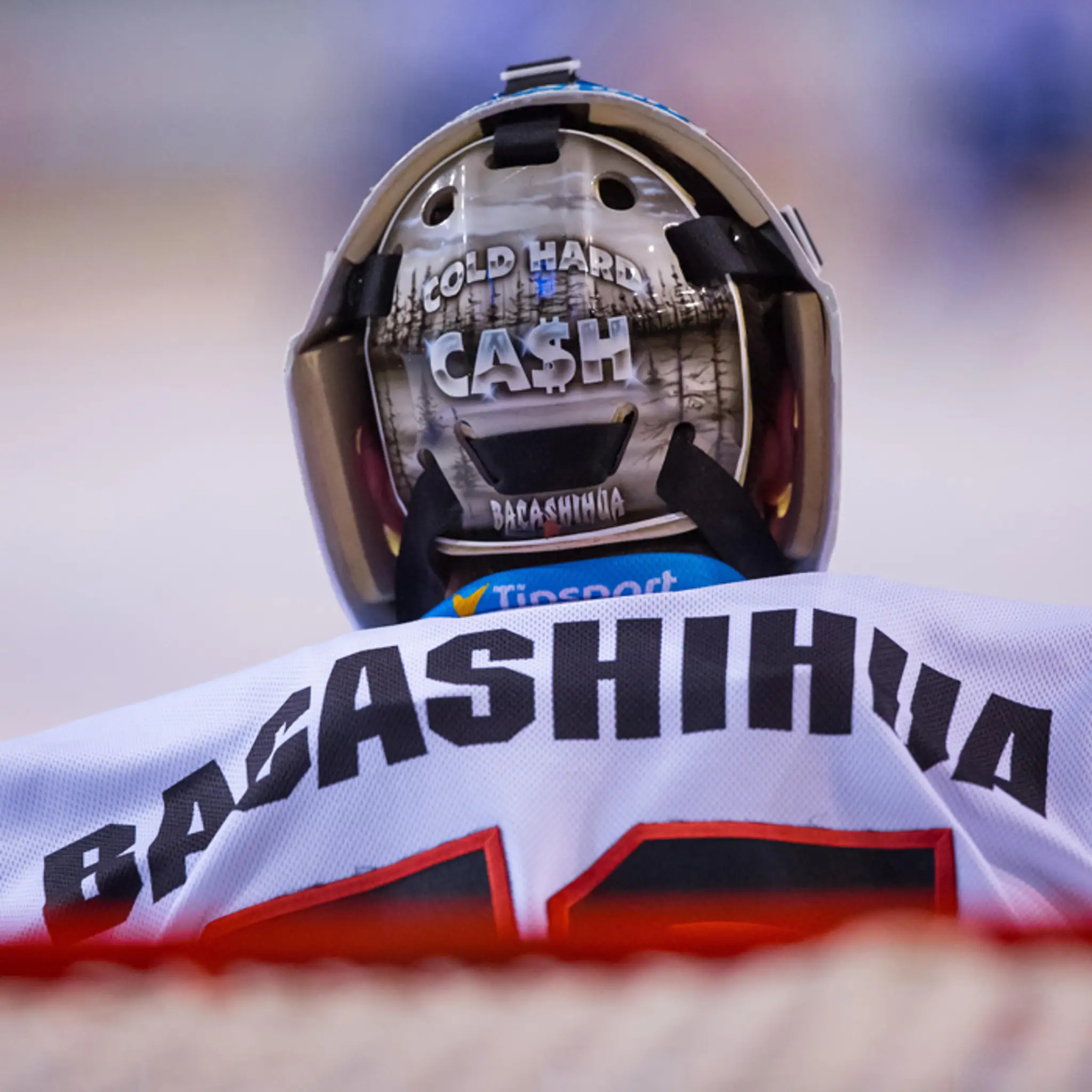 Helma brankára Jasona Bacashihuau (Banská Bystrica).