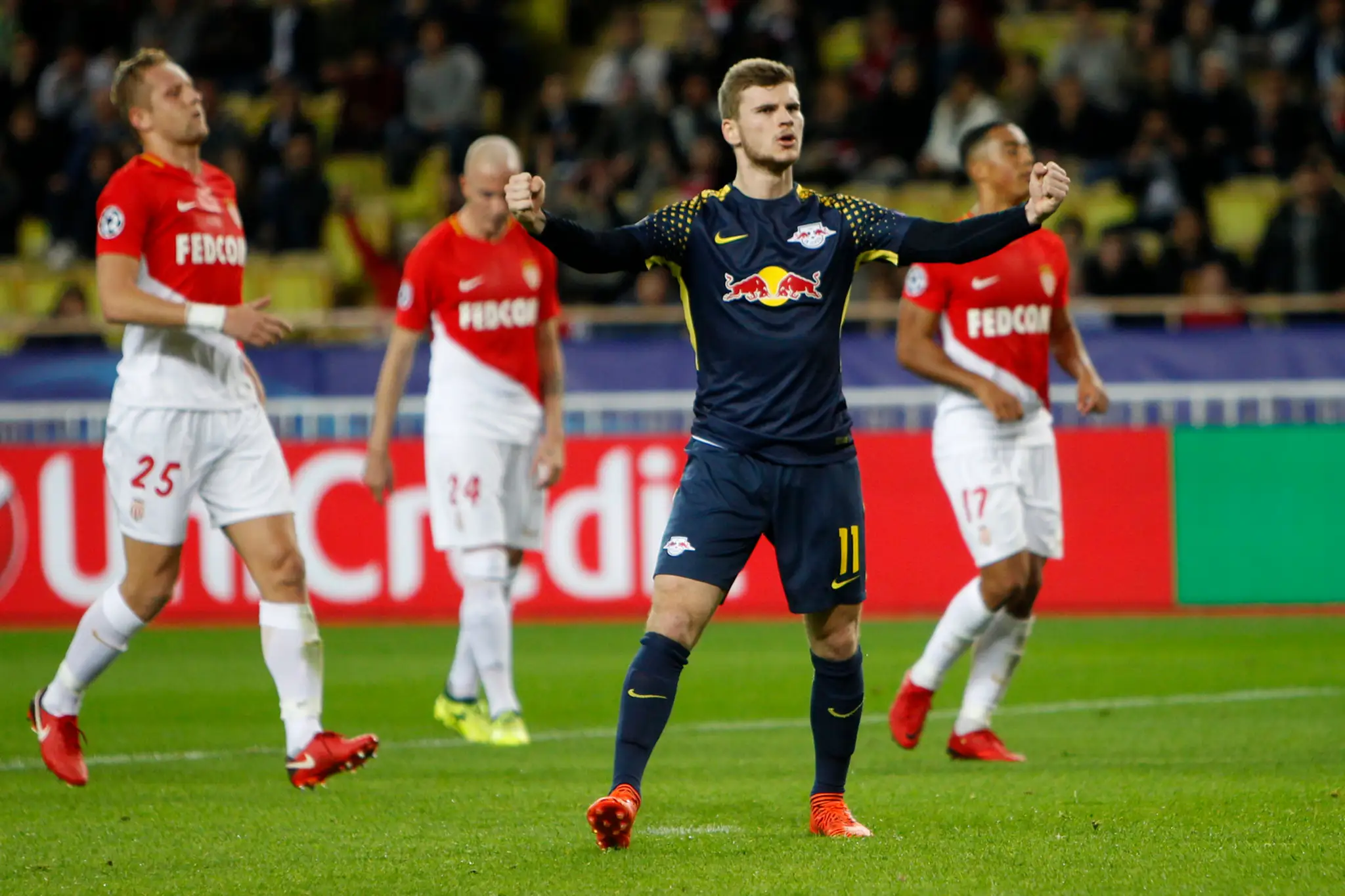 Útočník Lipska Timo Werner oslavuje svoj gól na pôde Monaca v stretnutí LM.