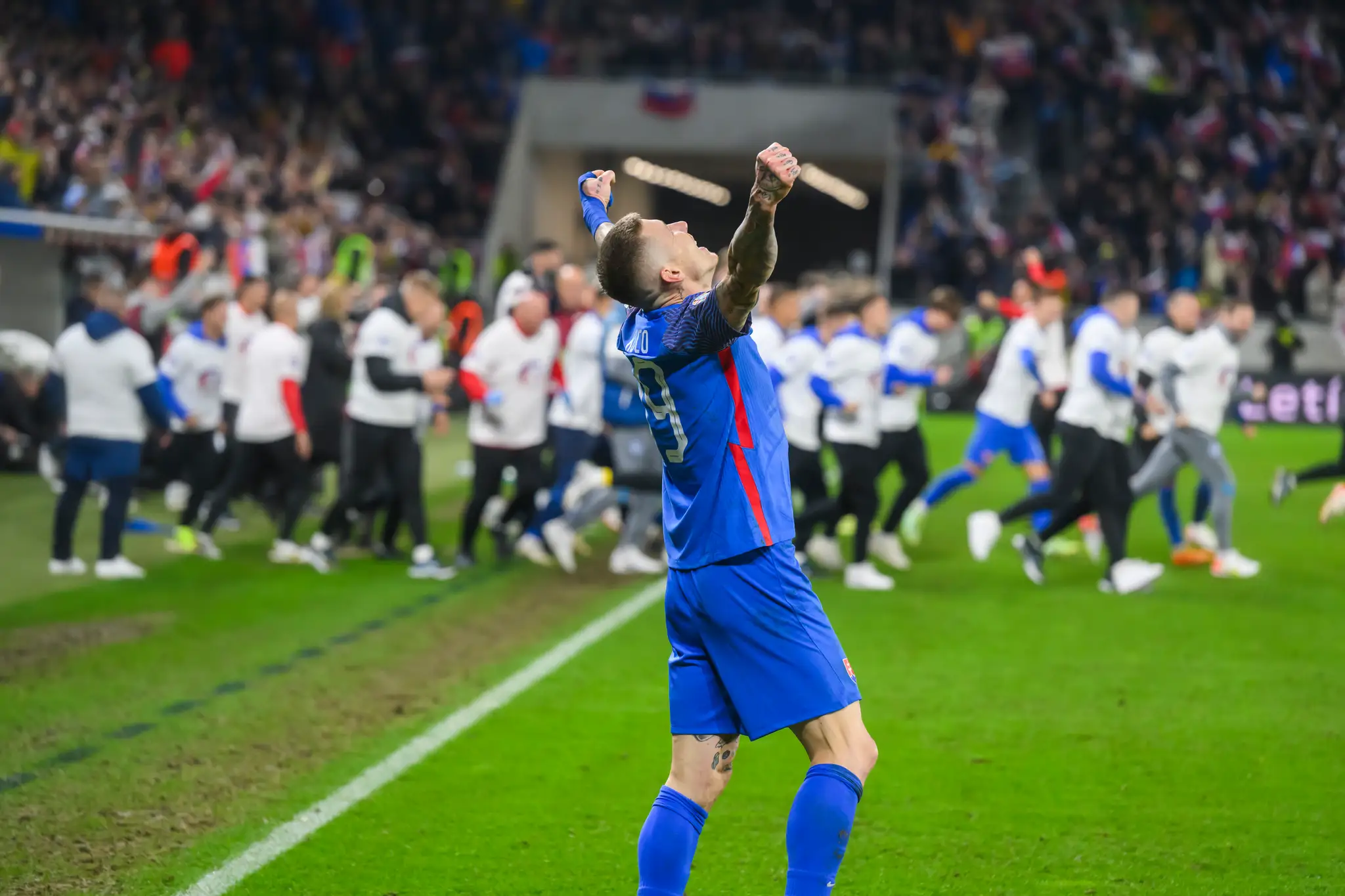 Juraj Kucka (Slovensko) oslavuje postup na ME 2024 po zápase s Islandom.