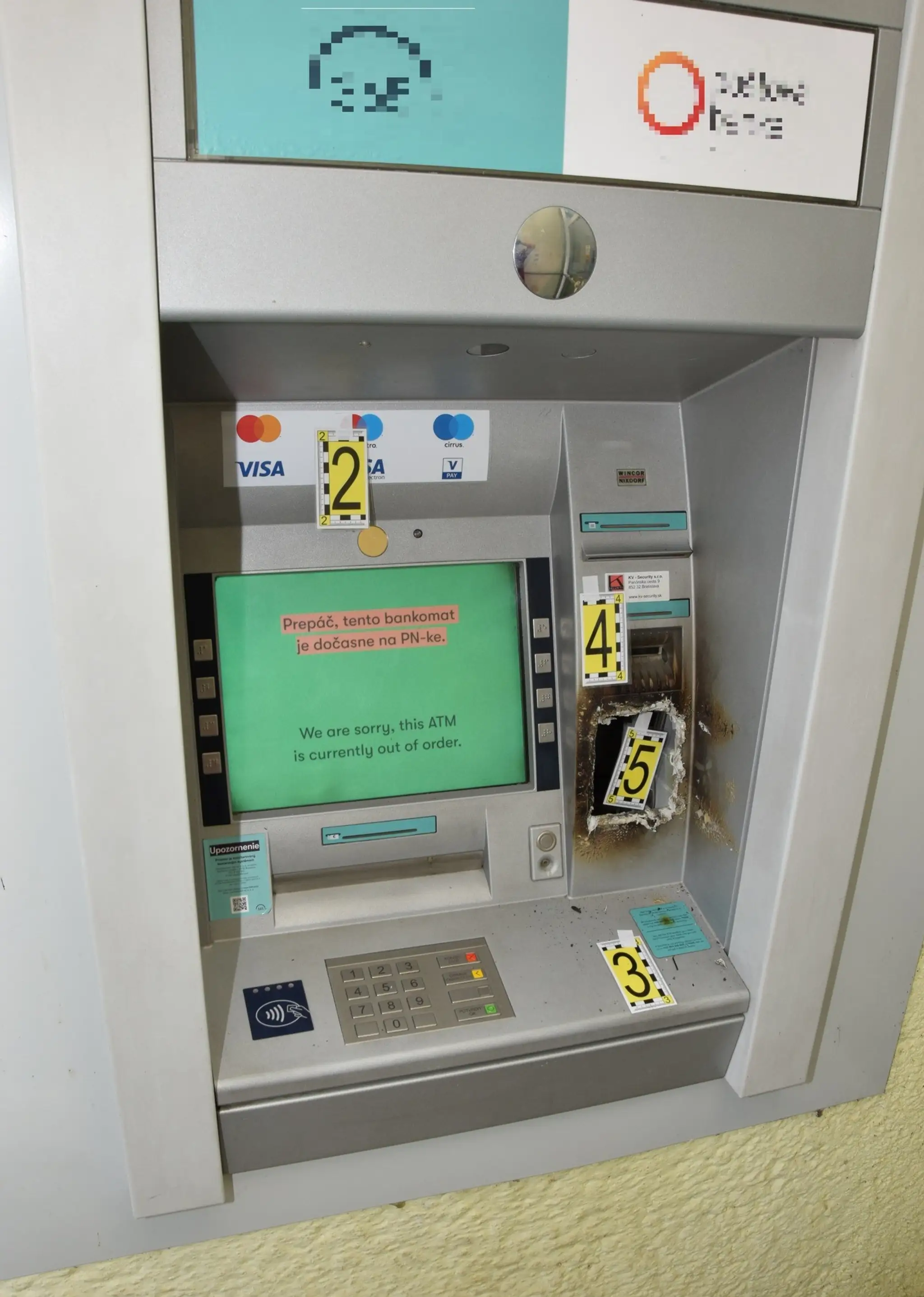 Bankomat v obci Ladce opäť vykradli.