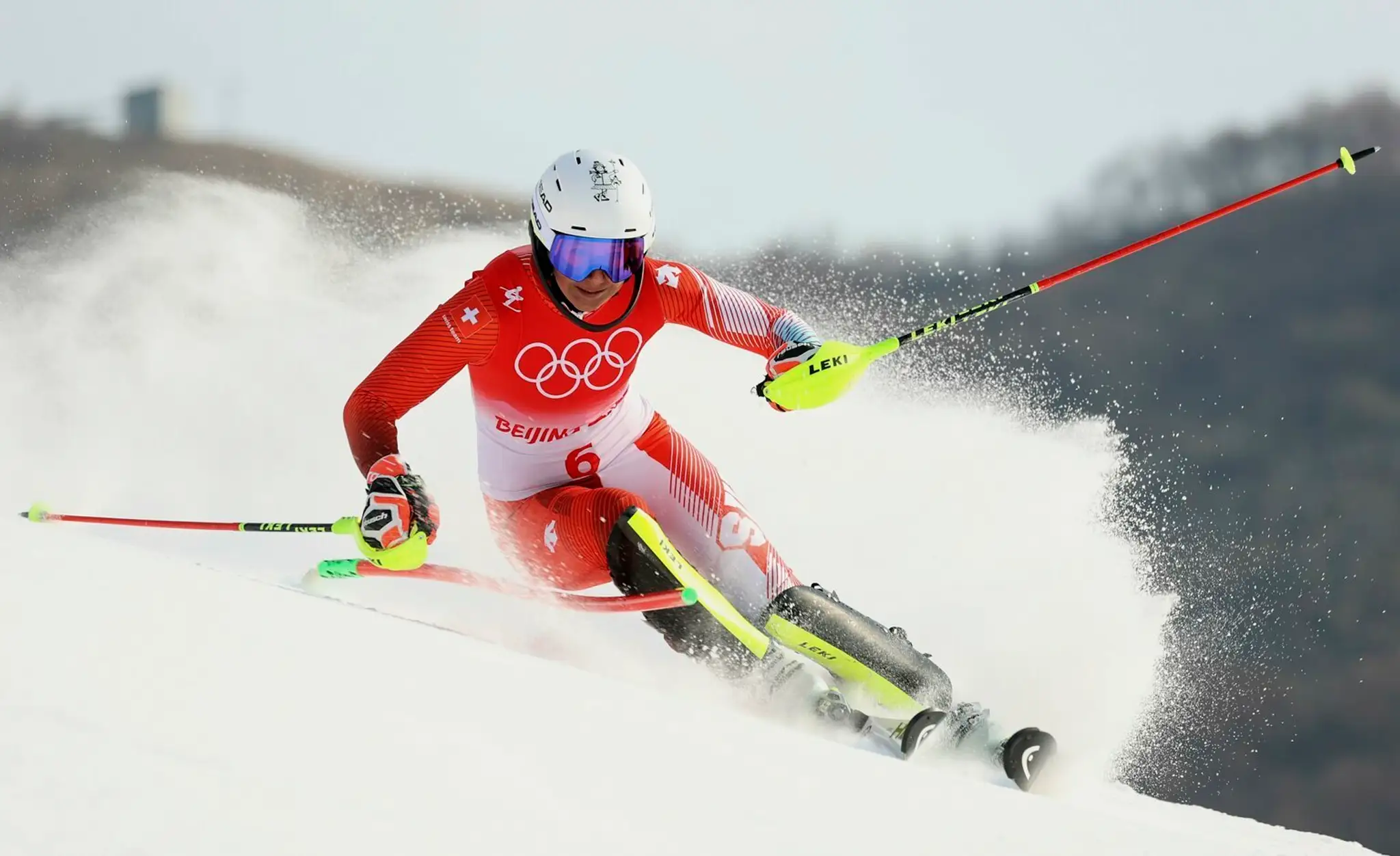 Švajčiarska lyžiarka Wendy Holdenerová v 1. kole slalomu na ZOH 2022.