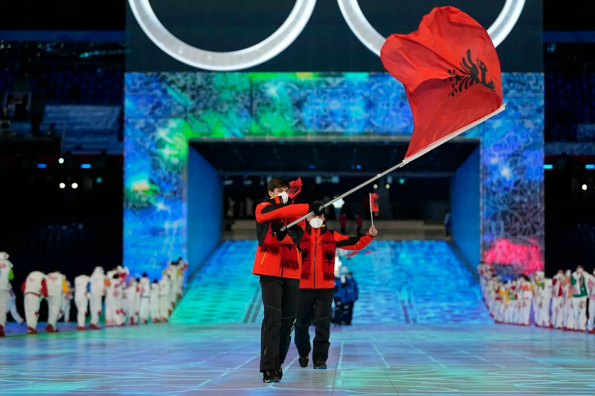 Albánski športovci na otváracom ceremoniáli ZOH 2022.