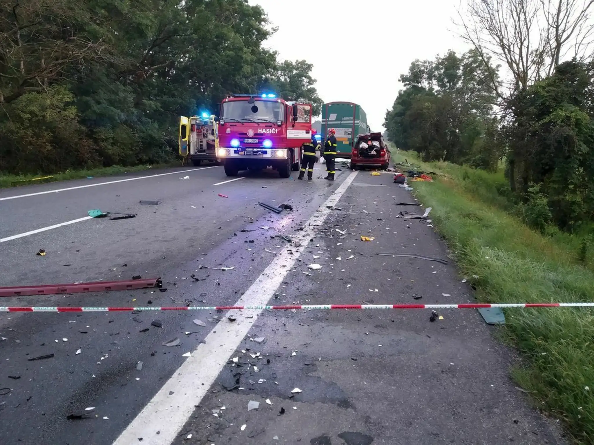 V tomto aute pri nehode pri Sudoměřiciach zomreli štyria ľudia.