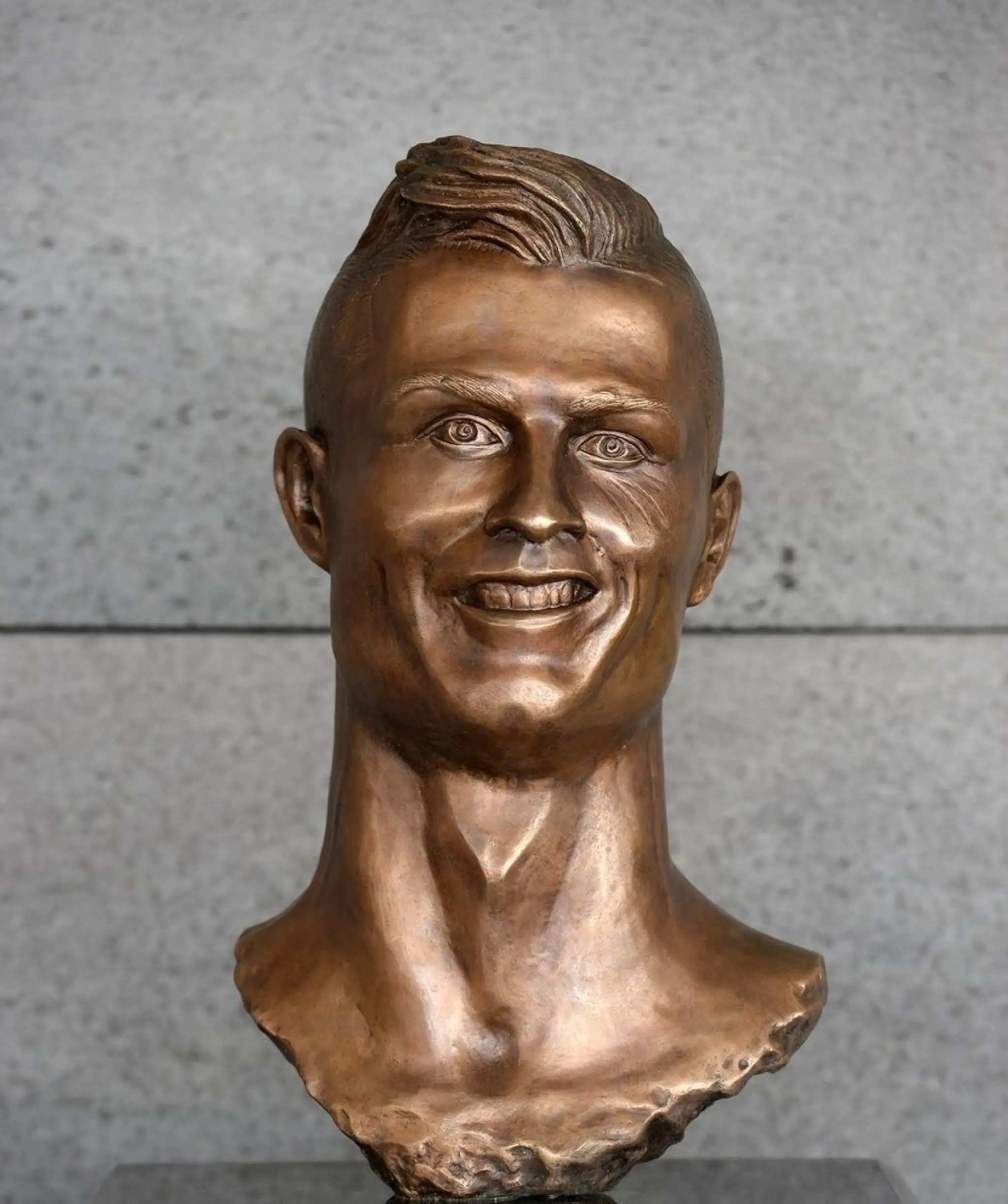 Busta Cristiana Ronalda.