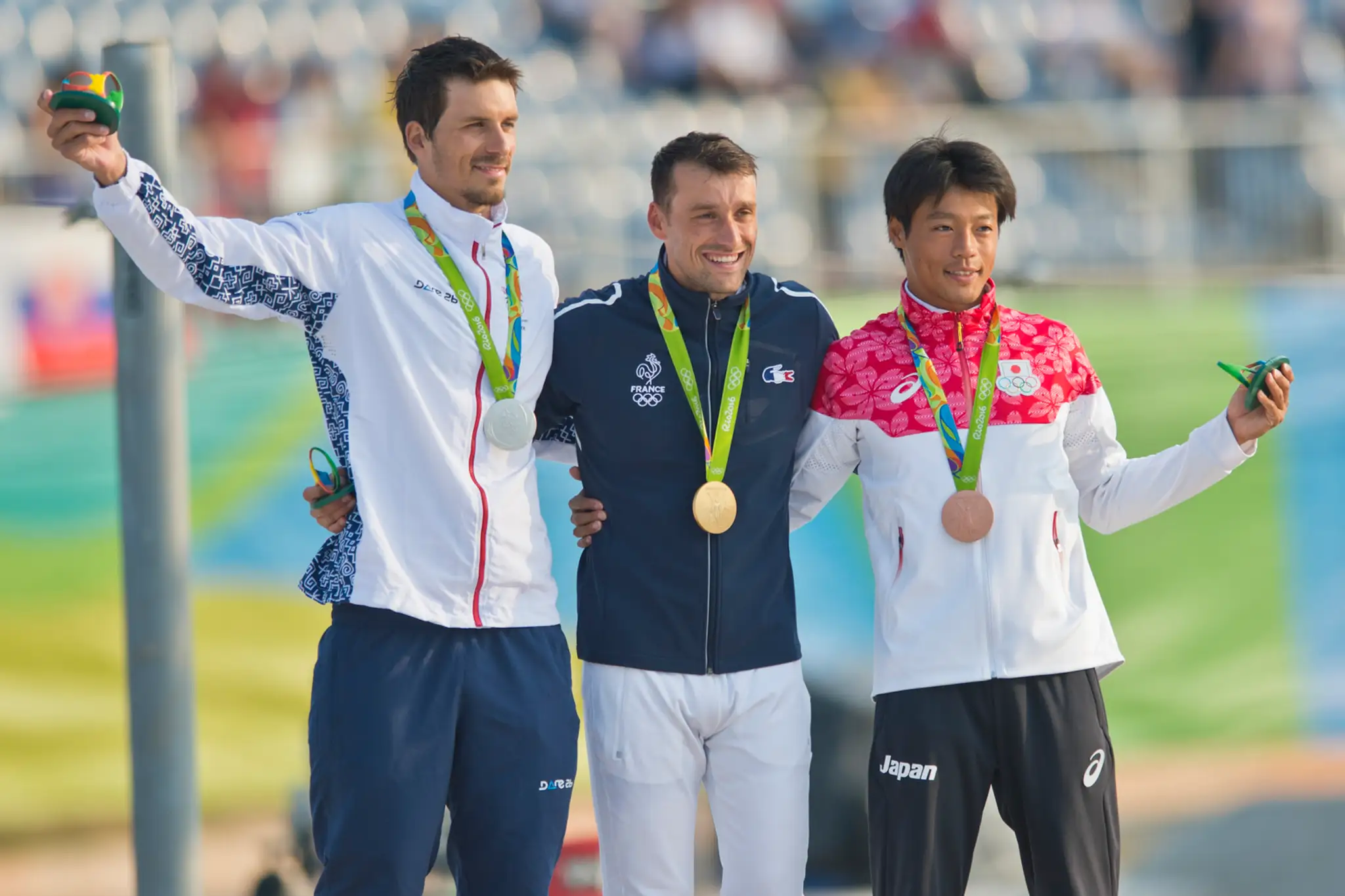 Matej Beňuš so striebornou medailou, zlatý Francúz Denis Chanut Gargaud a bronzový Japonec Takuya Haneda.