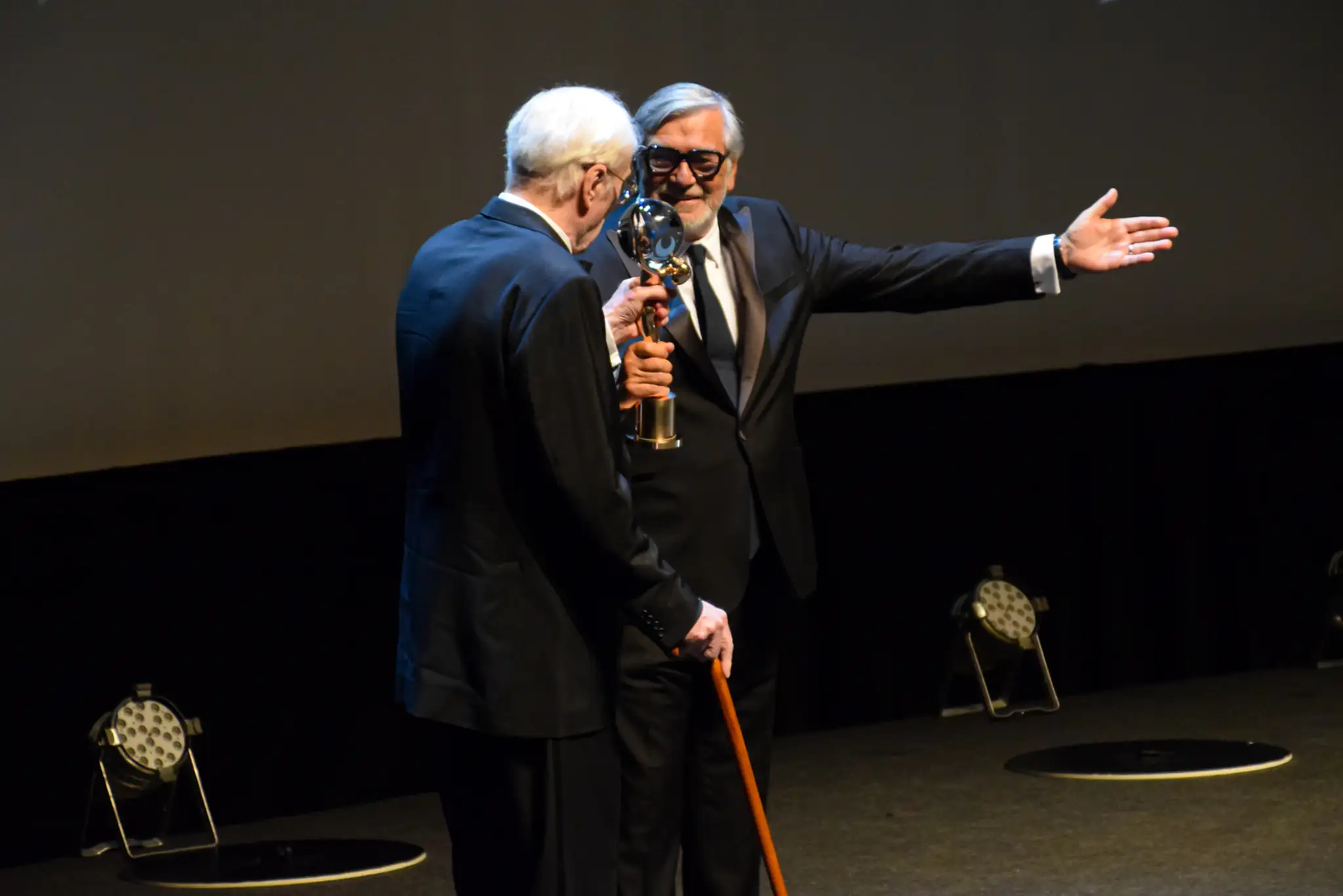 Sir Michael Caine si na 55. ročníku MFF KV prevzal Krištáľový glóbus za mimoriadny umelecký prínos do svetovej kinematografie