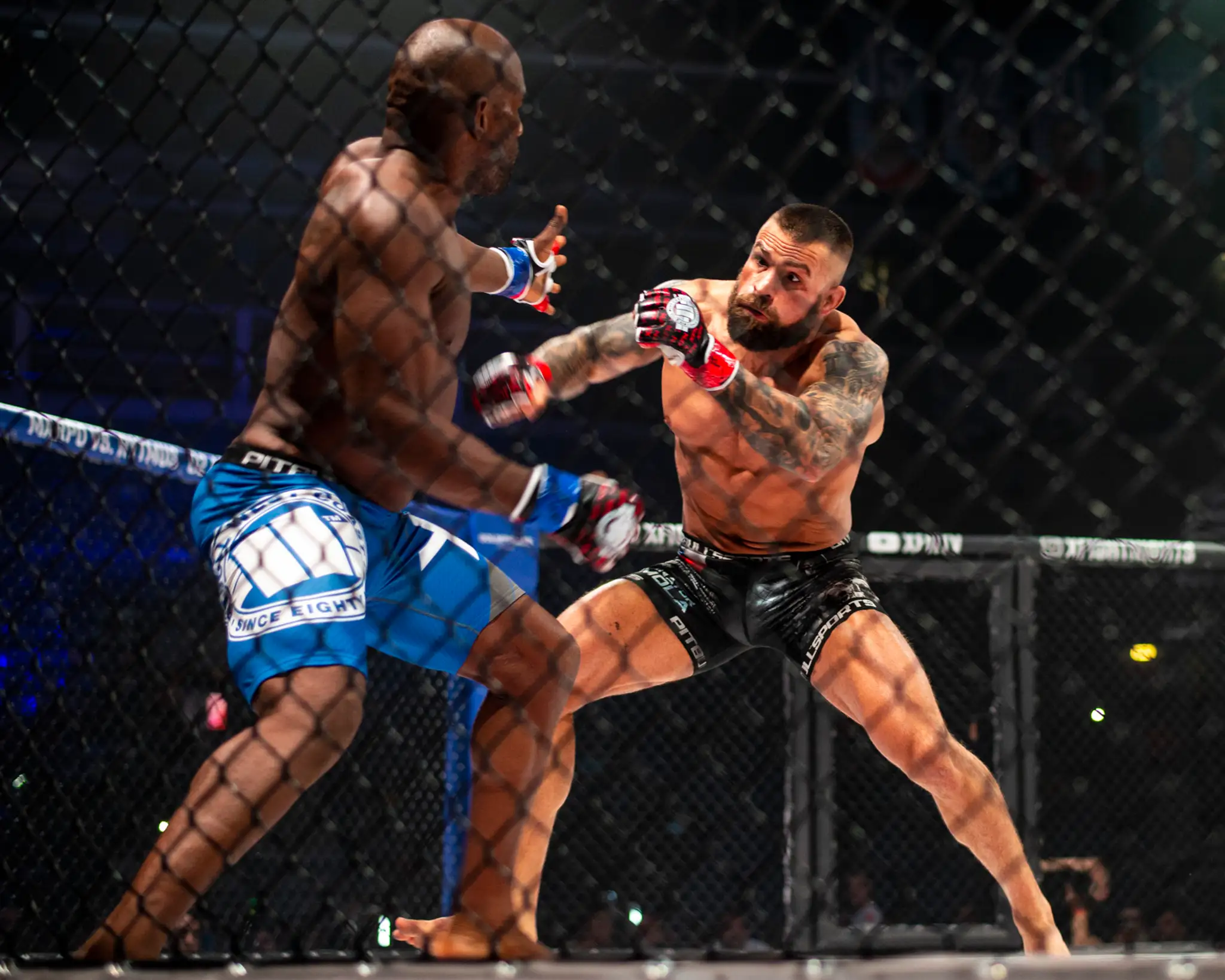 Moise Ribon vs Karlos Vémola.