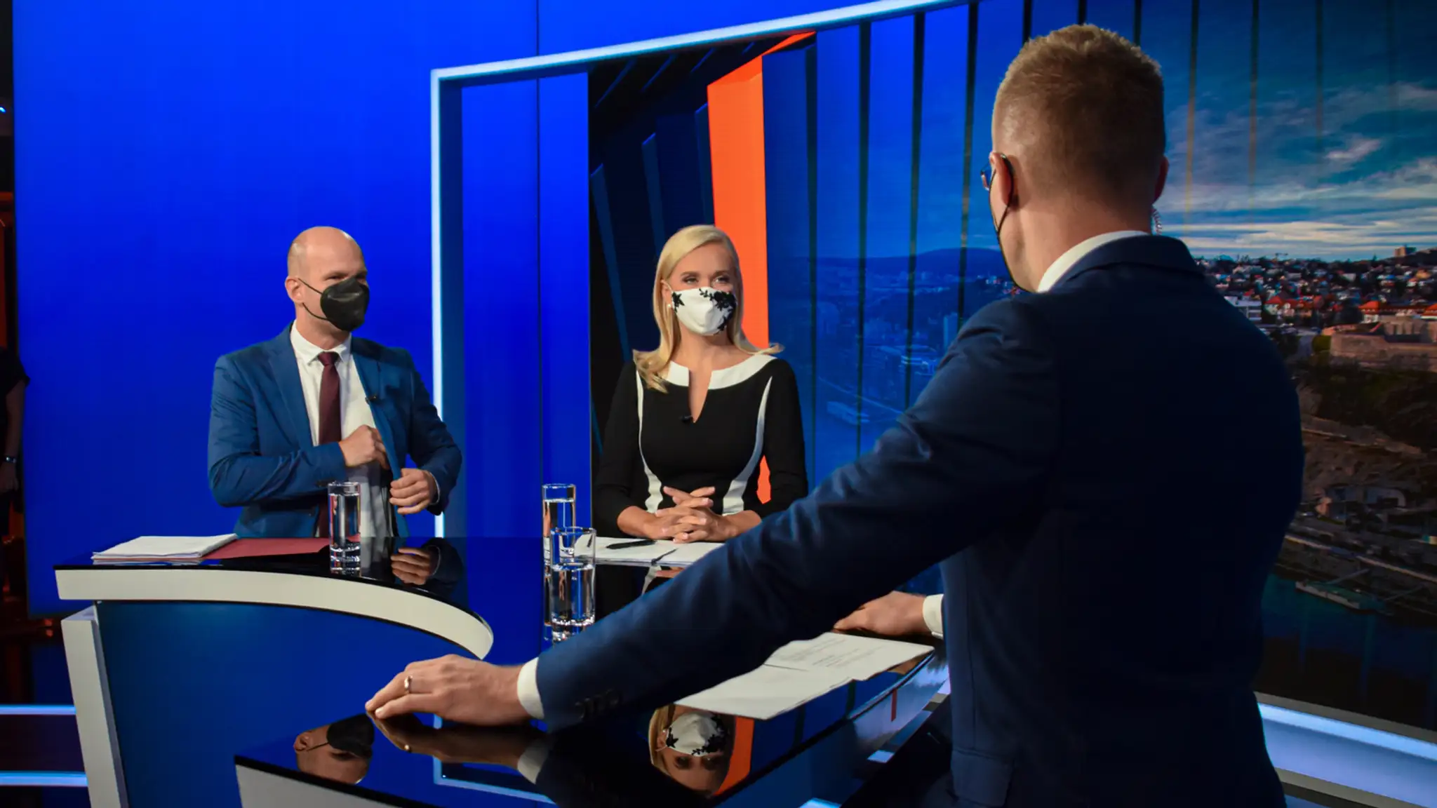 Gábor Grendel a Denisa Saková v Na telo.