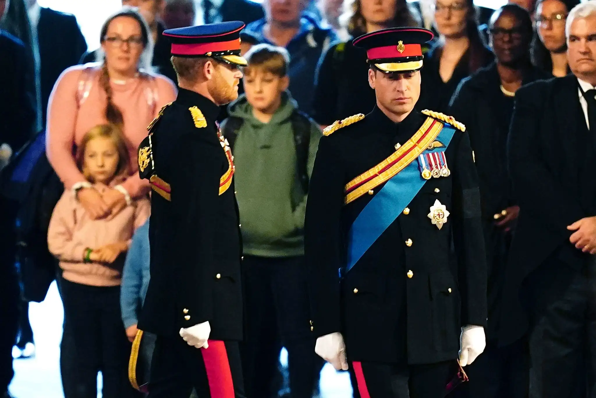 Princovia William a Harry, synovia kráľa Karola III.