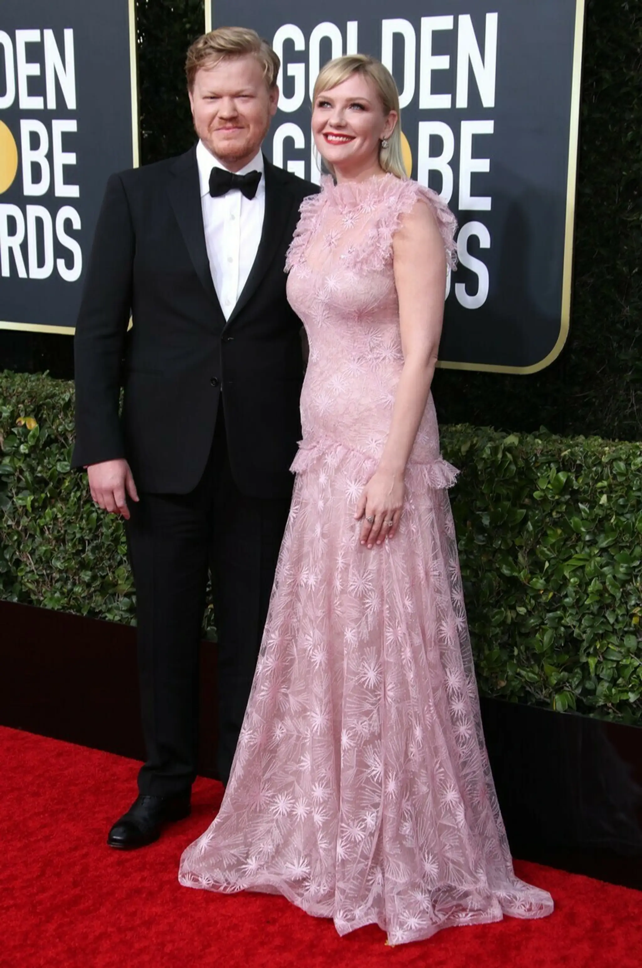 Na snímke Jesse Plemons a Kirsten Dunst 77. ročníku Zlatých glóbusov v Los Angeles