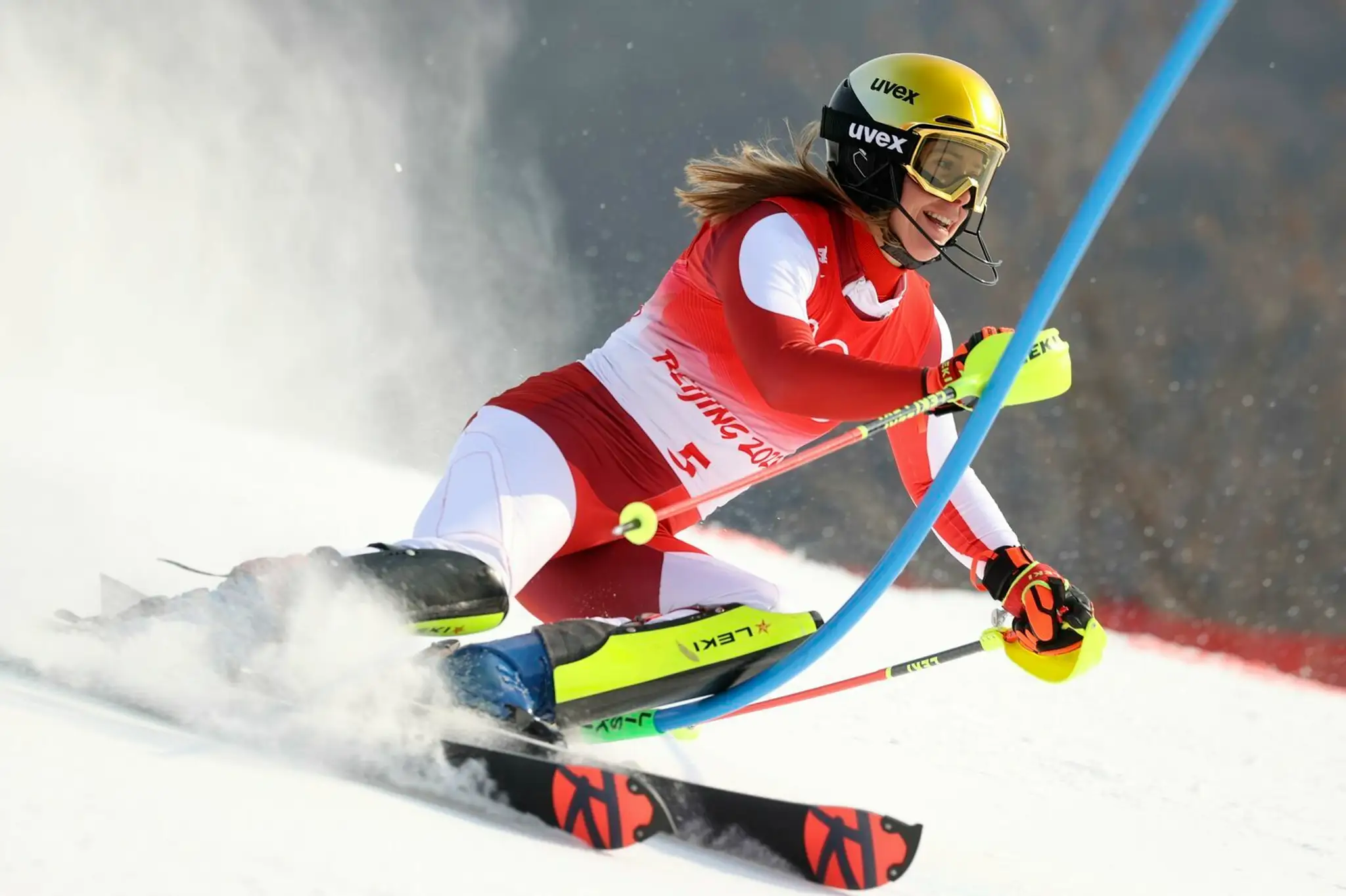Rakúska lyžiarka Katharina Liensbergerová v 1. kole slalomu na ZOH 2022.