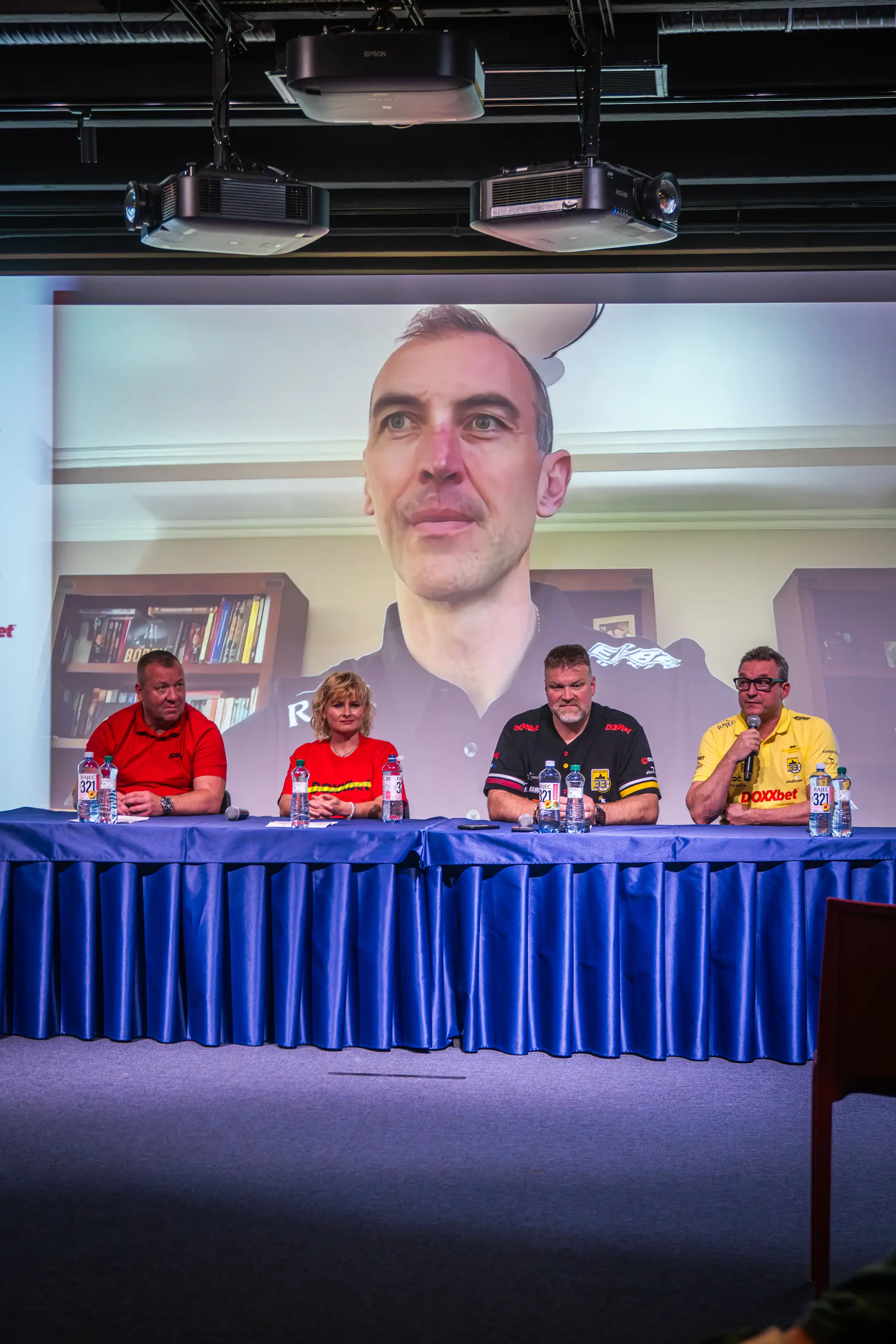 Chára mení dres a prináša hviezdnu exhibíciu do Trenčína