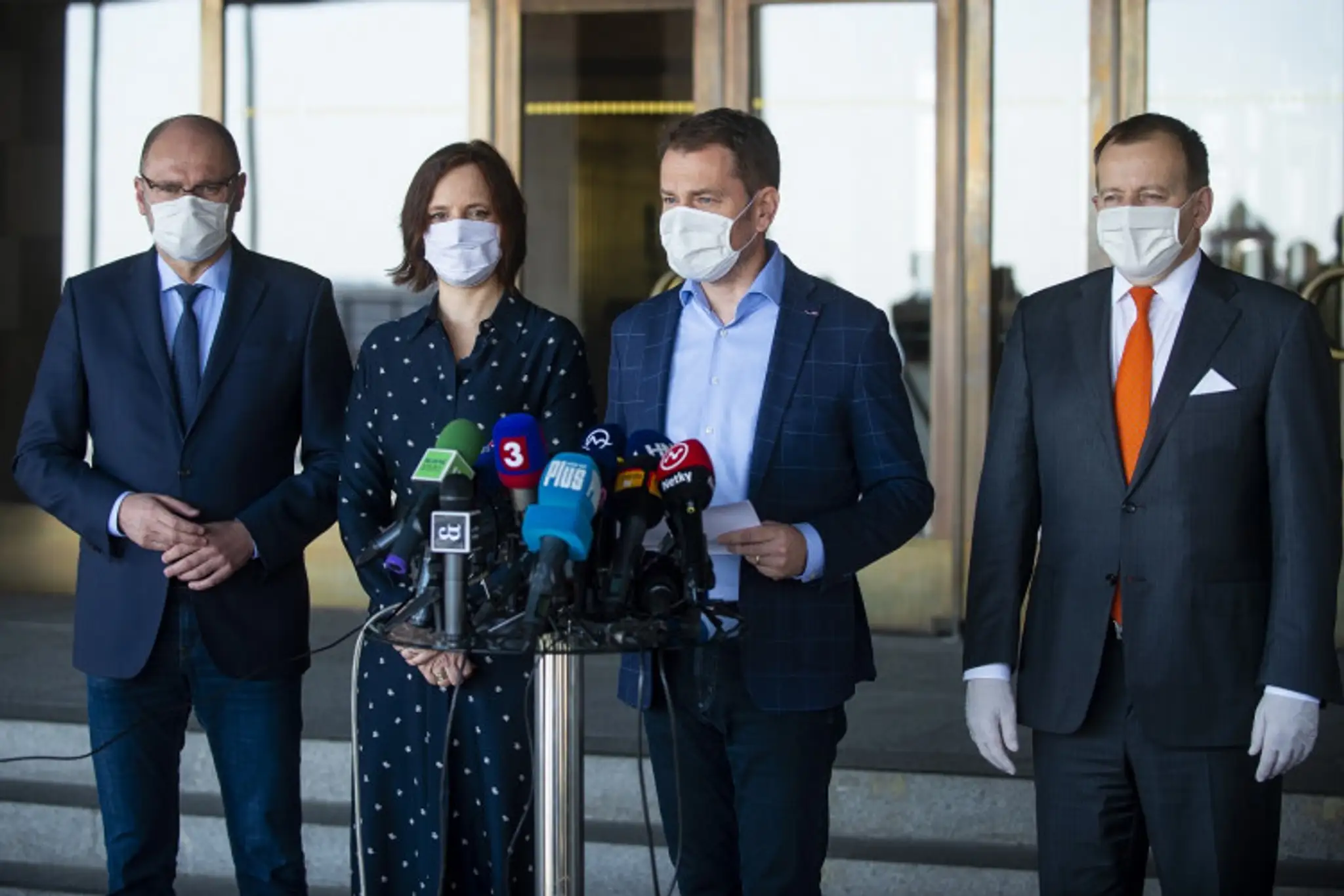 Richard Sulík (SaS), Veronika Remišová (Za ľudí), Igor Matovič (OĽANO) a Boris Kollár (Sme rodina) na tlačovom brífingu o predstavení novej vládnej koalície/18.marec 2020