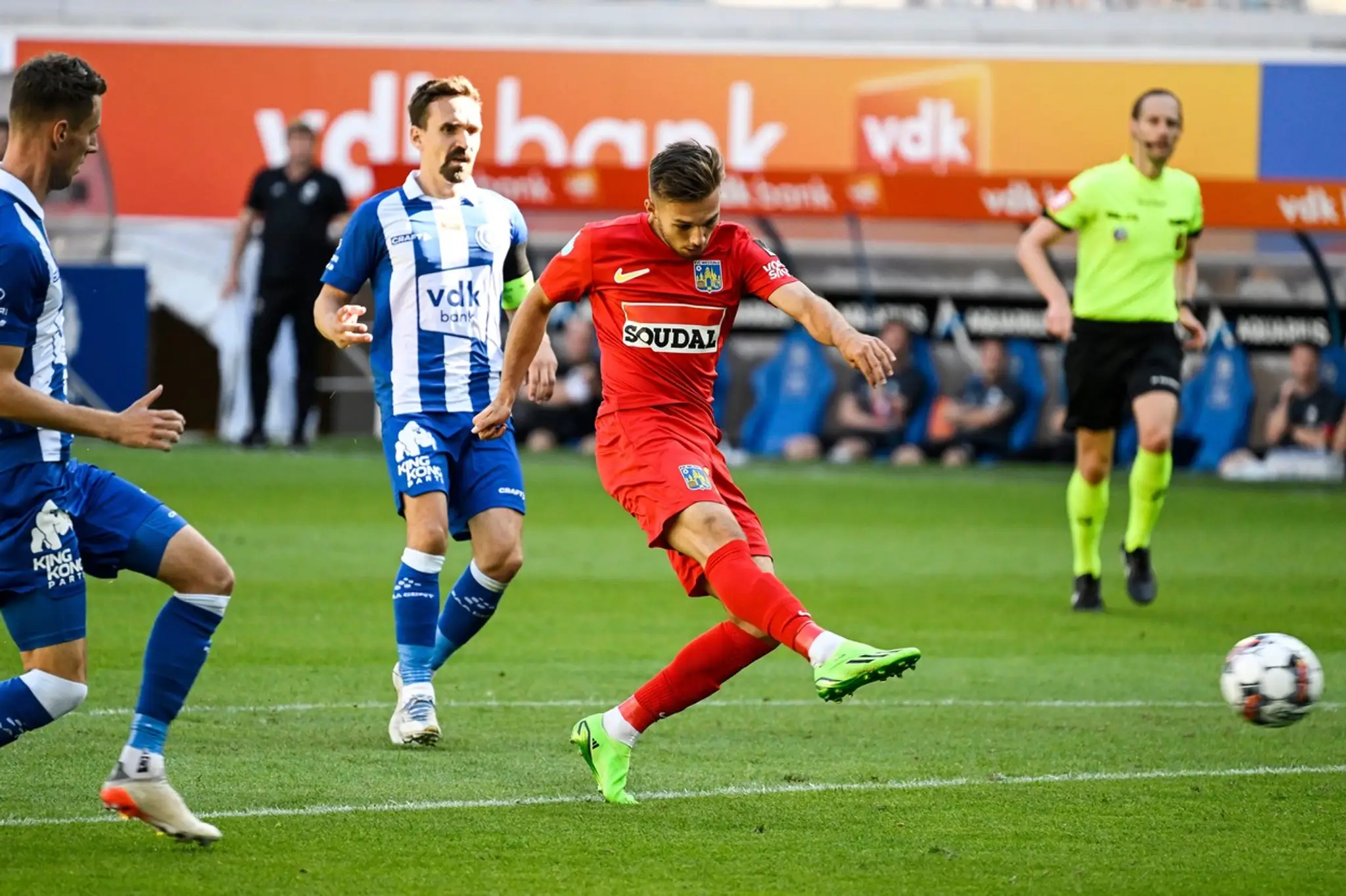 Ján Bernát v zápase za Westerlo.
