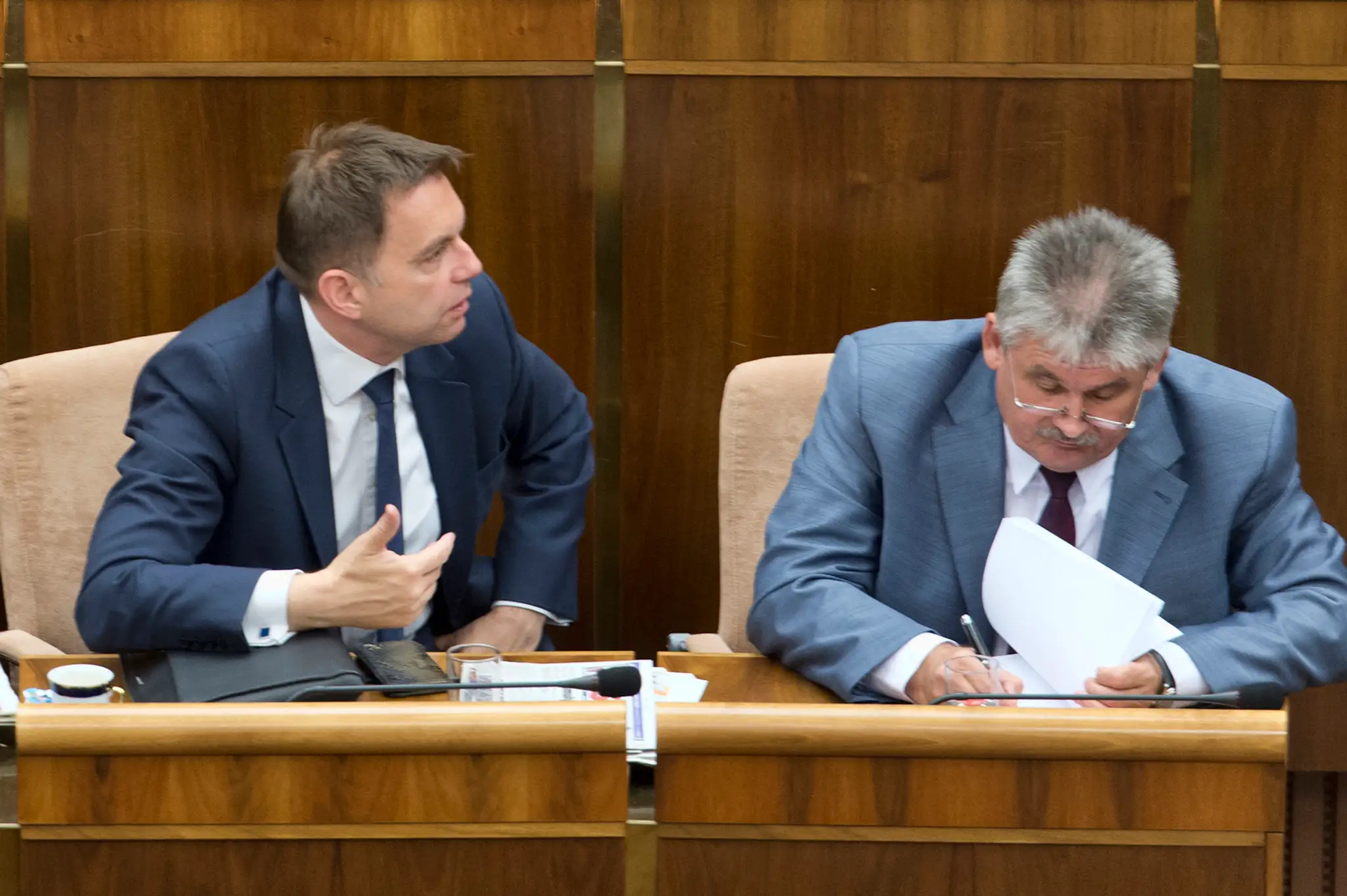 Minister vnútra Robert Kaliňák sa zodpovedá poslancom, opozícia ho chce odvolať
