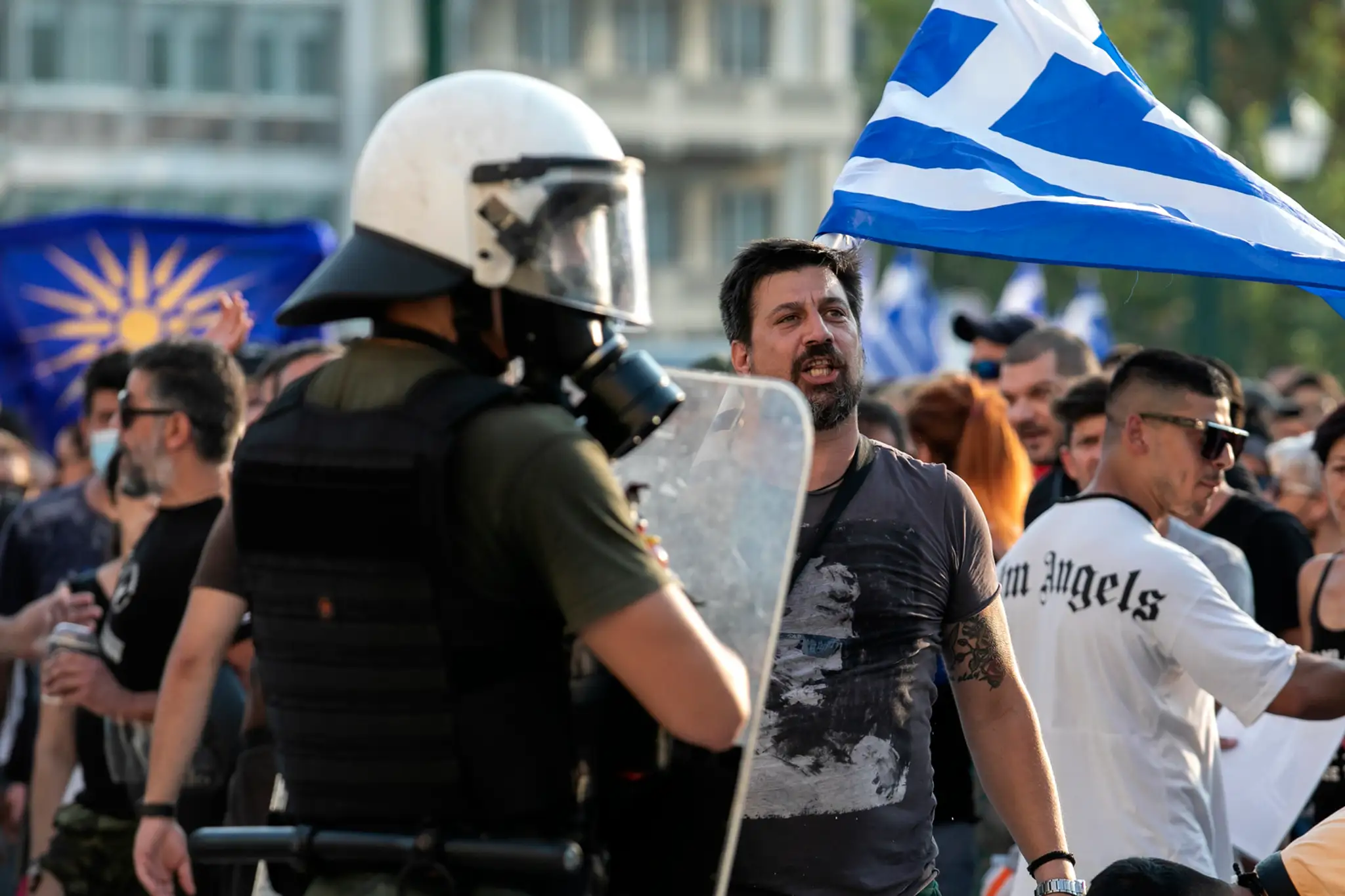 Tisícky Grékov protestovali proti plánom na zavedenie povinného očkovania