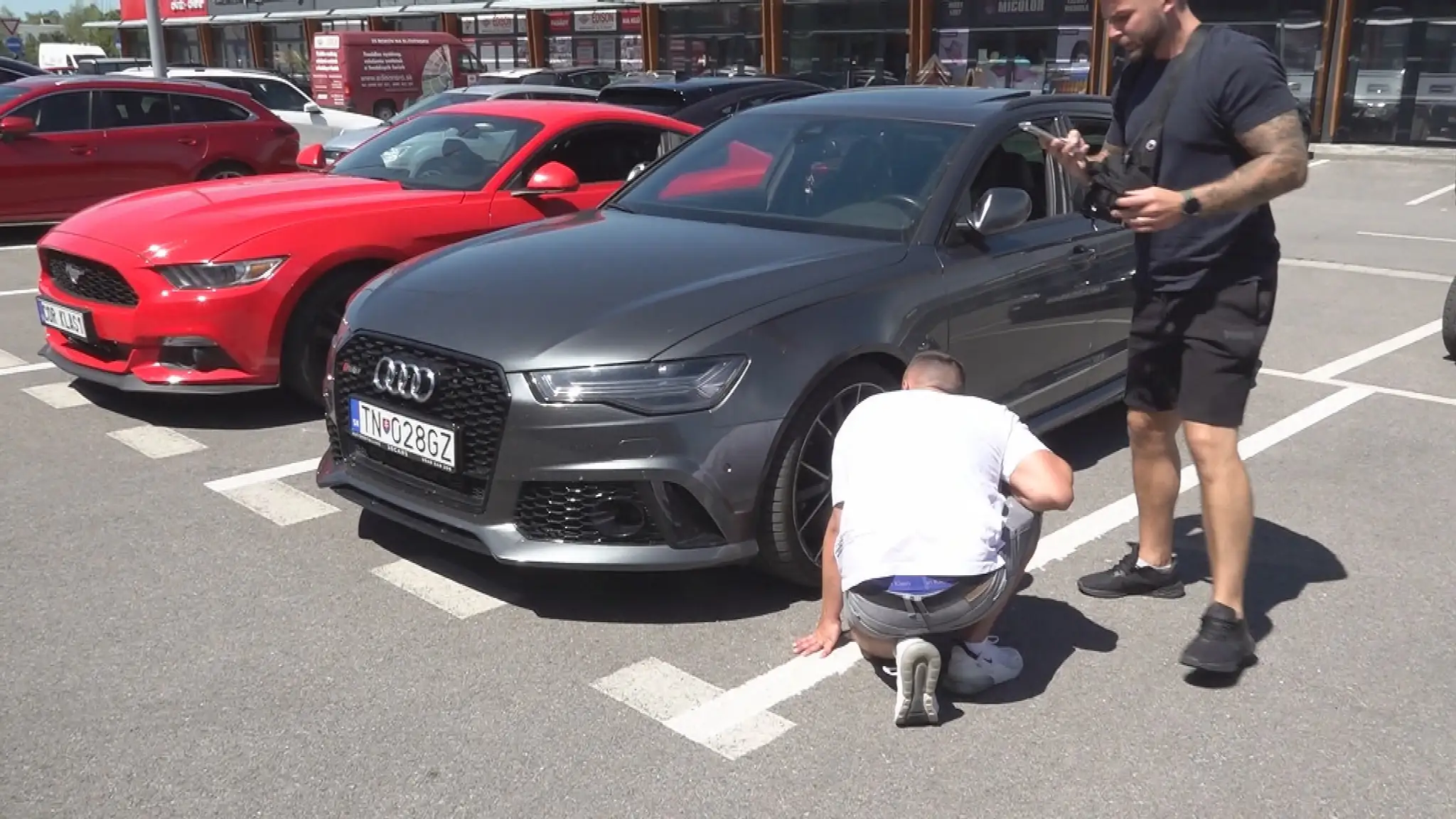 Polícia pátra po aute, ktoré mala zaistené. Vydali ho totiž cudzej osobe