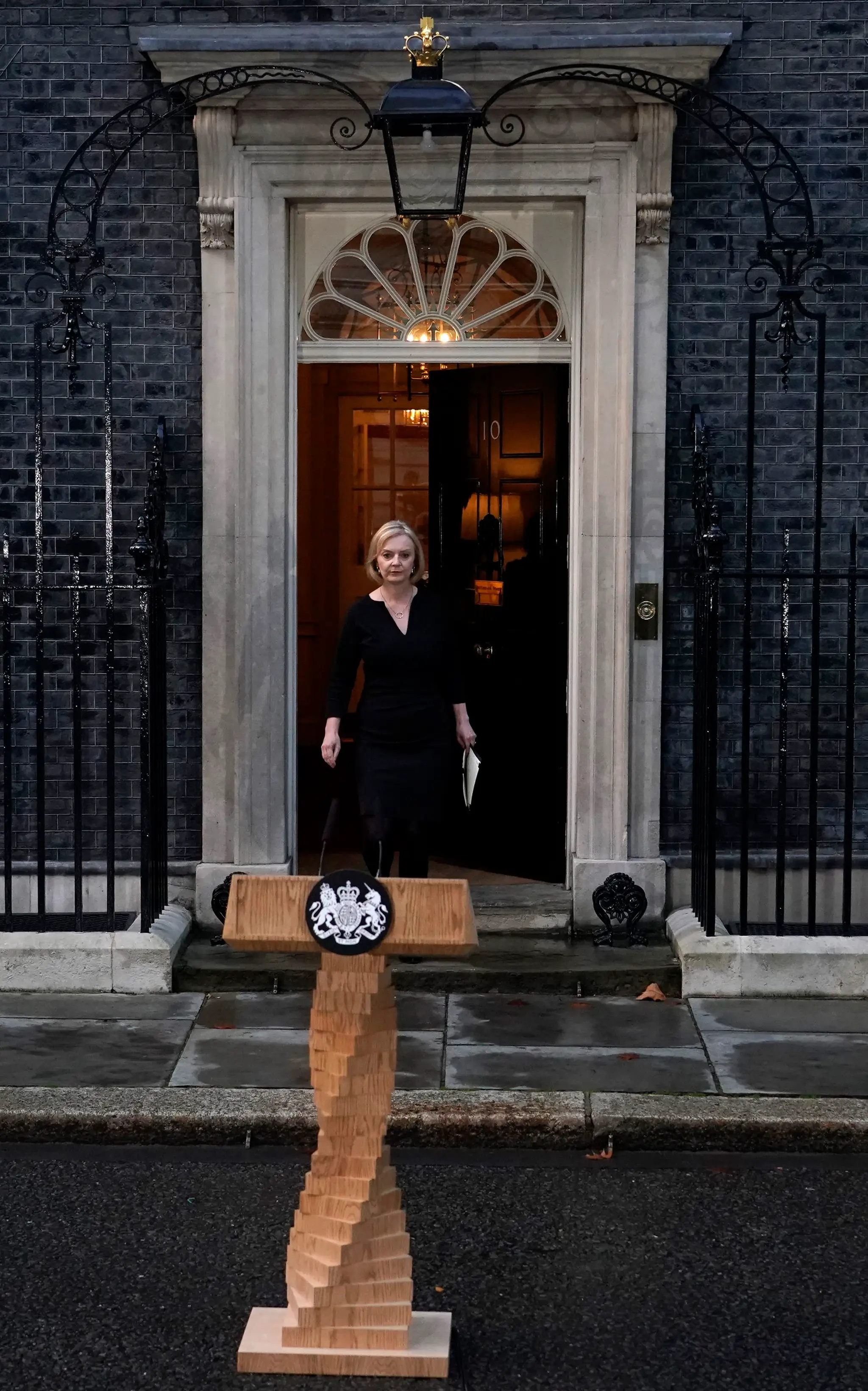 Britská premiérka sa prihovorila verejnosti
