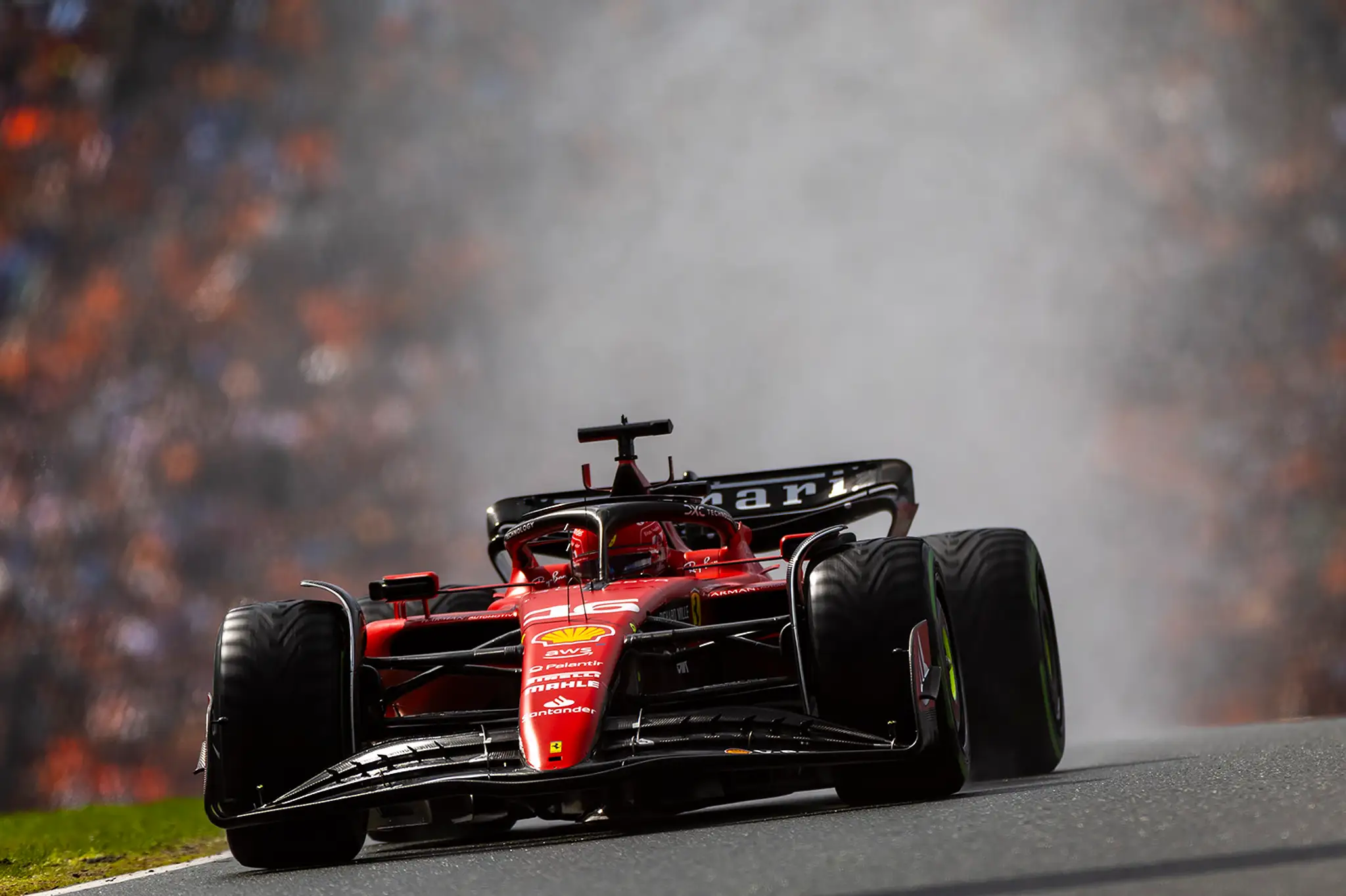 Pilot Ferrari Charles Leclerc počas kvalifikácie.