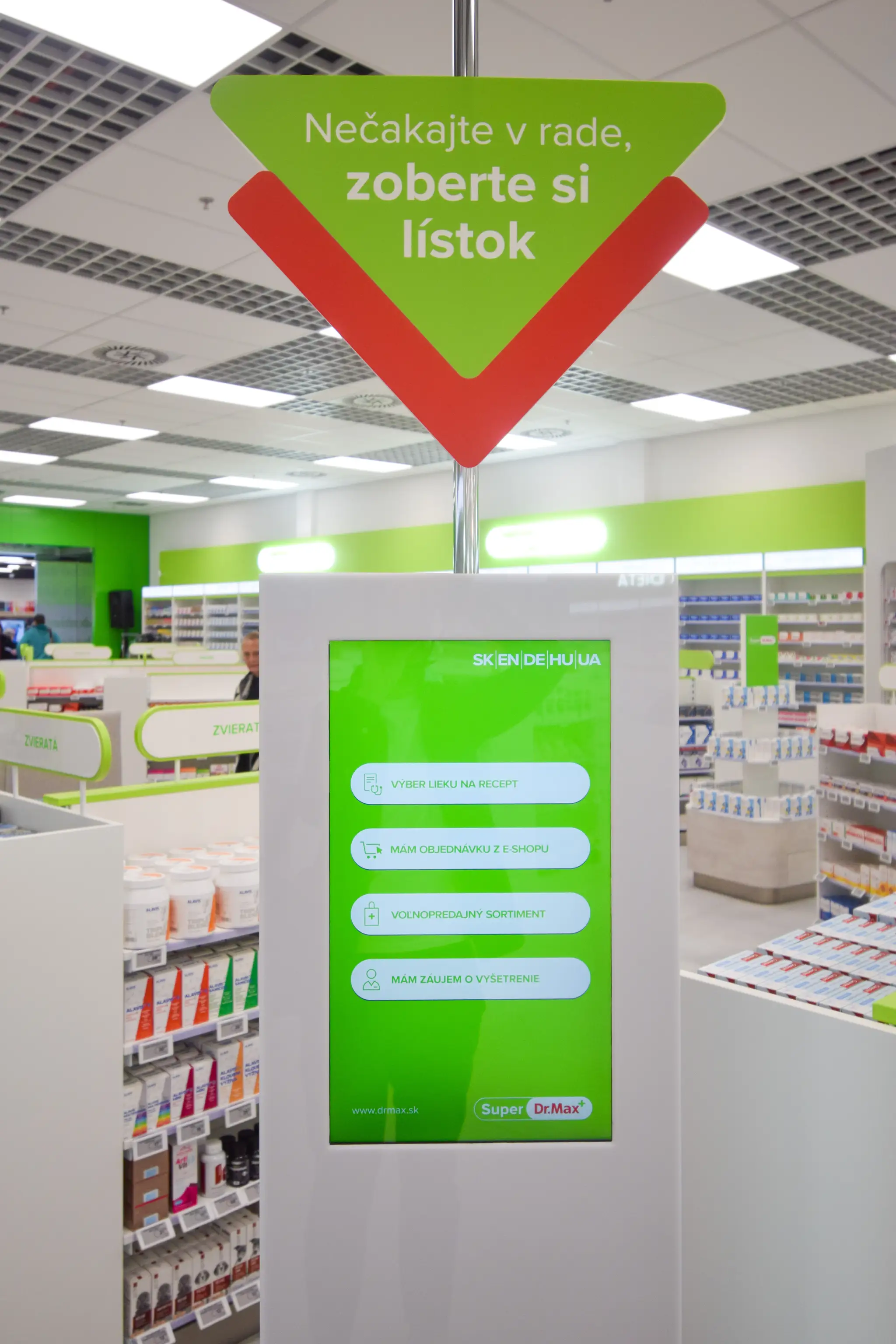 Kiosk na poradové lístky.