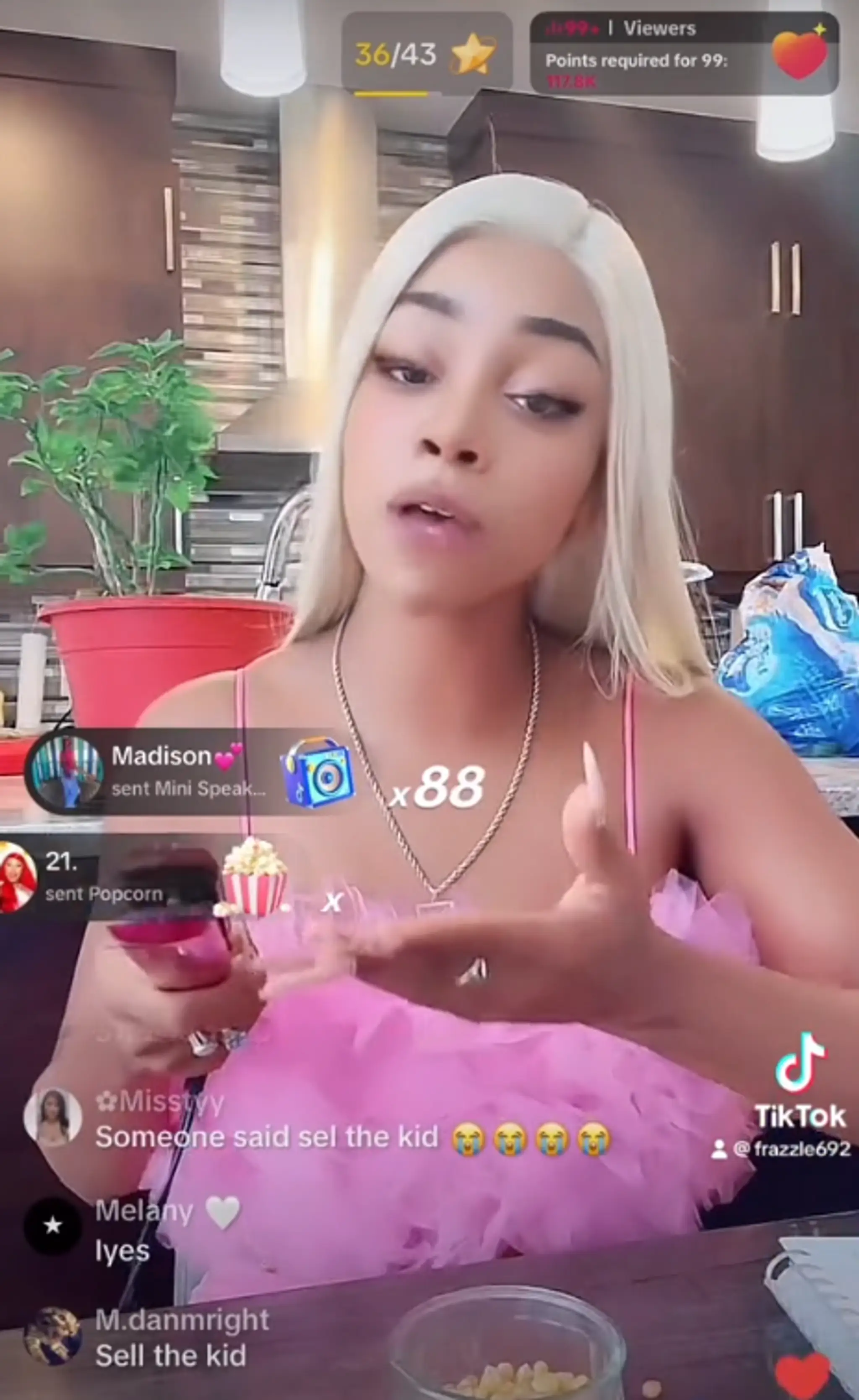 Screenshot zo živého prenosu Pinkydoll