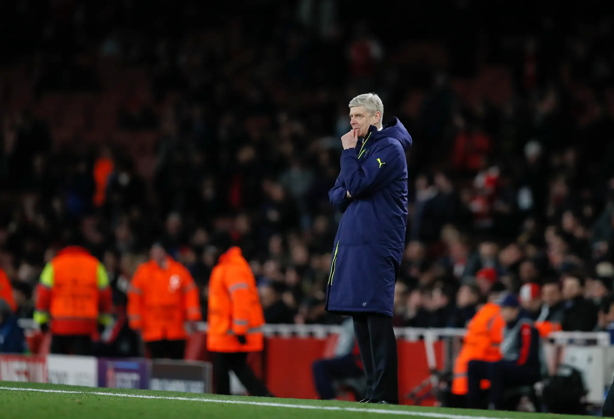 Lodivod Arsenalu Arséne Wenger počas odvety osemfinále LM proti Bayernu.