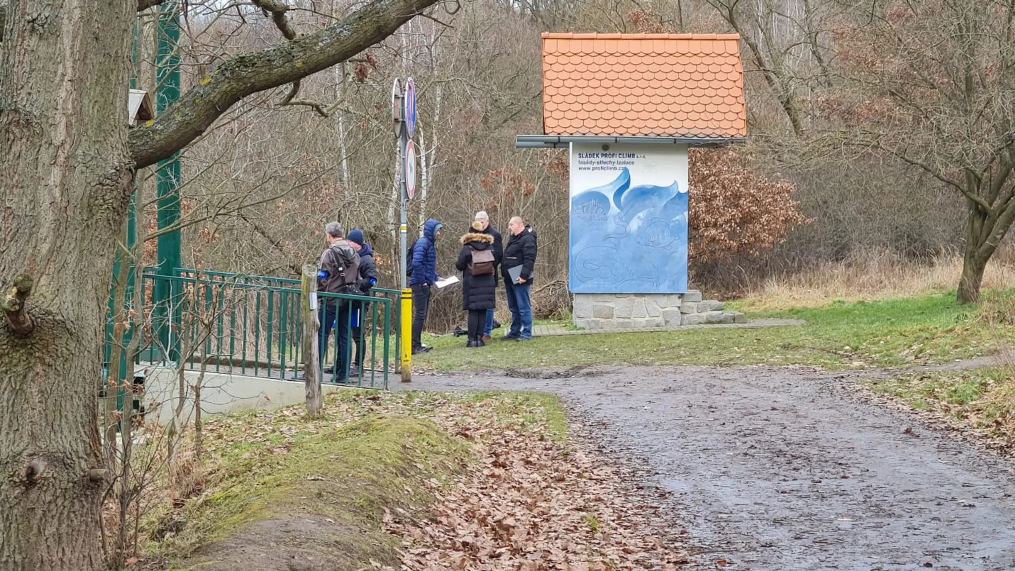 V Čechách vyšetrujú záhadnú smrť muža, telo našli v rieke bez hlavy.