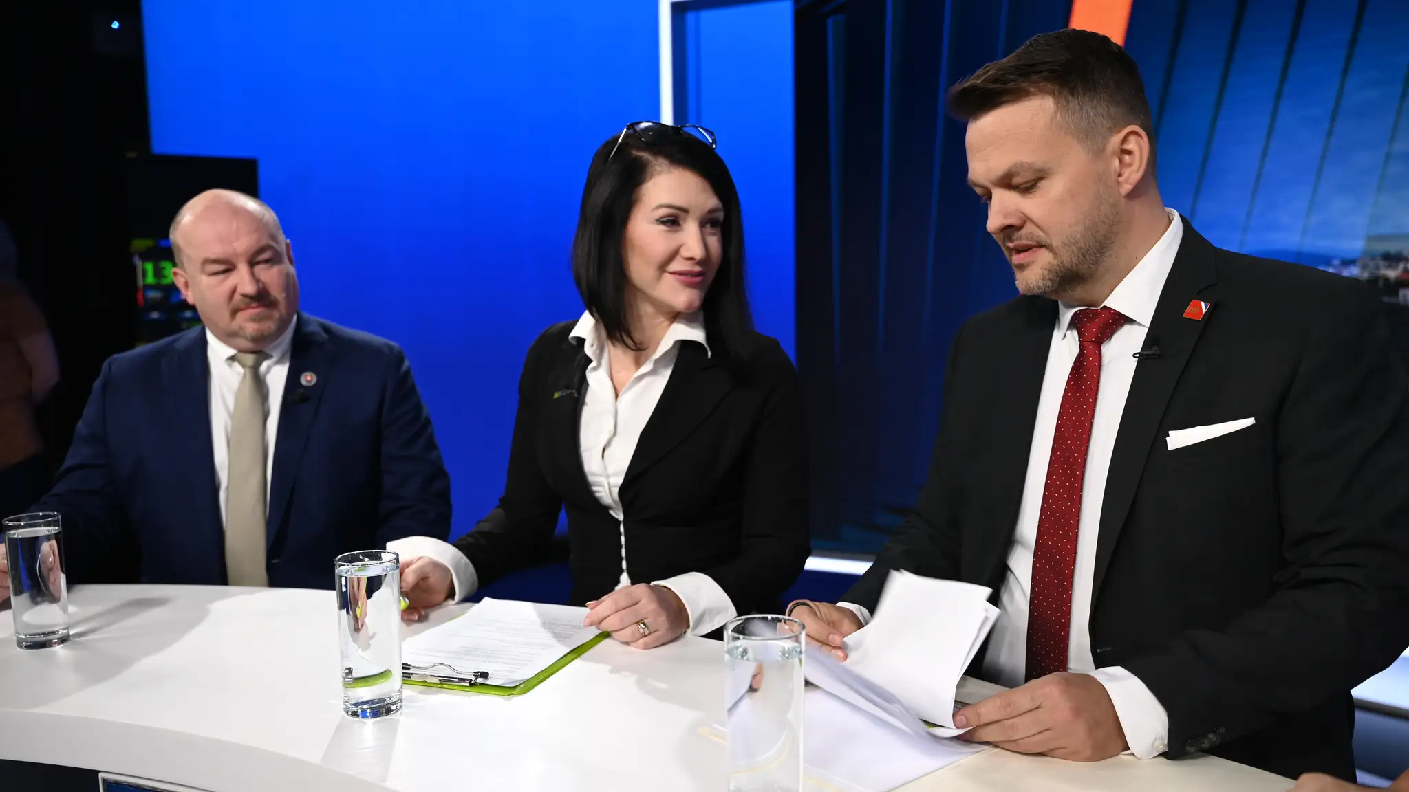 Na telo s J. Bittó Cigánikovou, S. Migaľom, R. Huliakom a M. Holečkovou.
