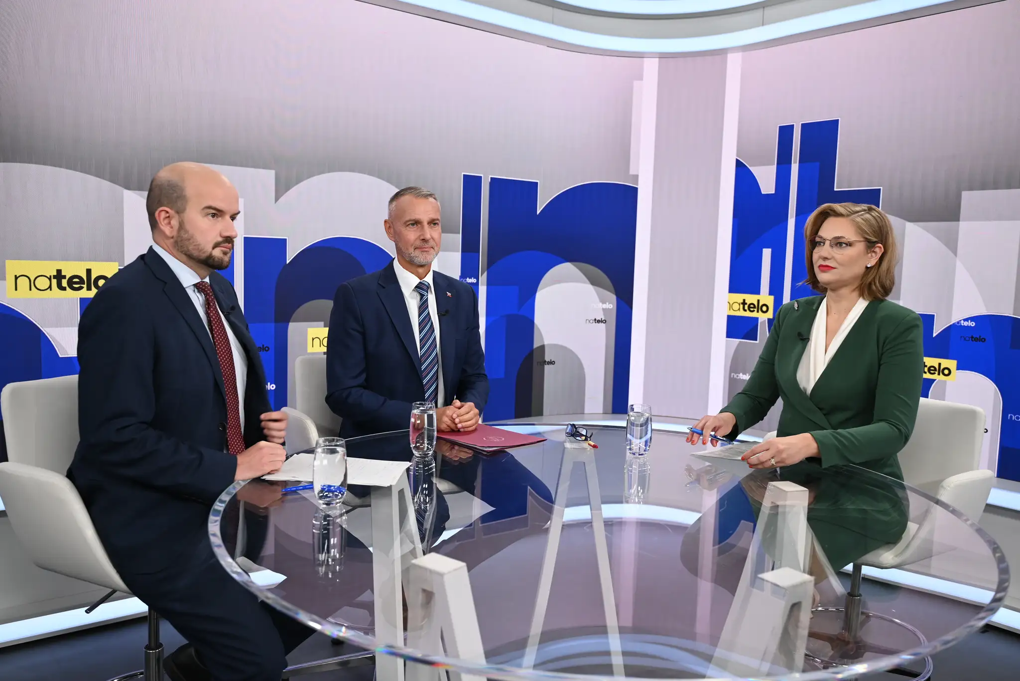 Hosťami relácie Na telo boli predseda NR SR Richard Raši (Hlas-SD) a podpredseda NR SR Martin Dubéci (PS)