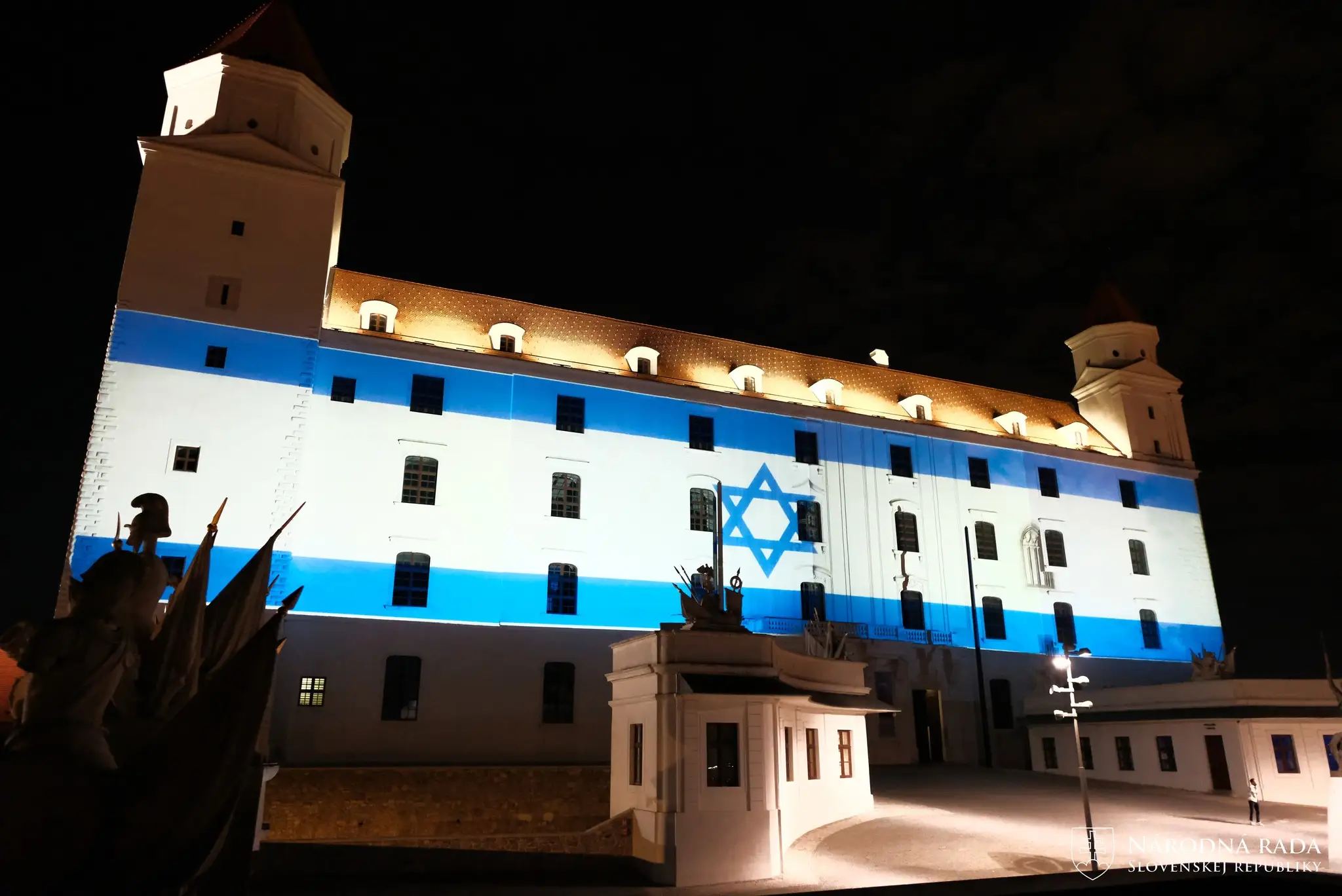 Bratislavský hrad vo farbách Izraela